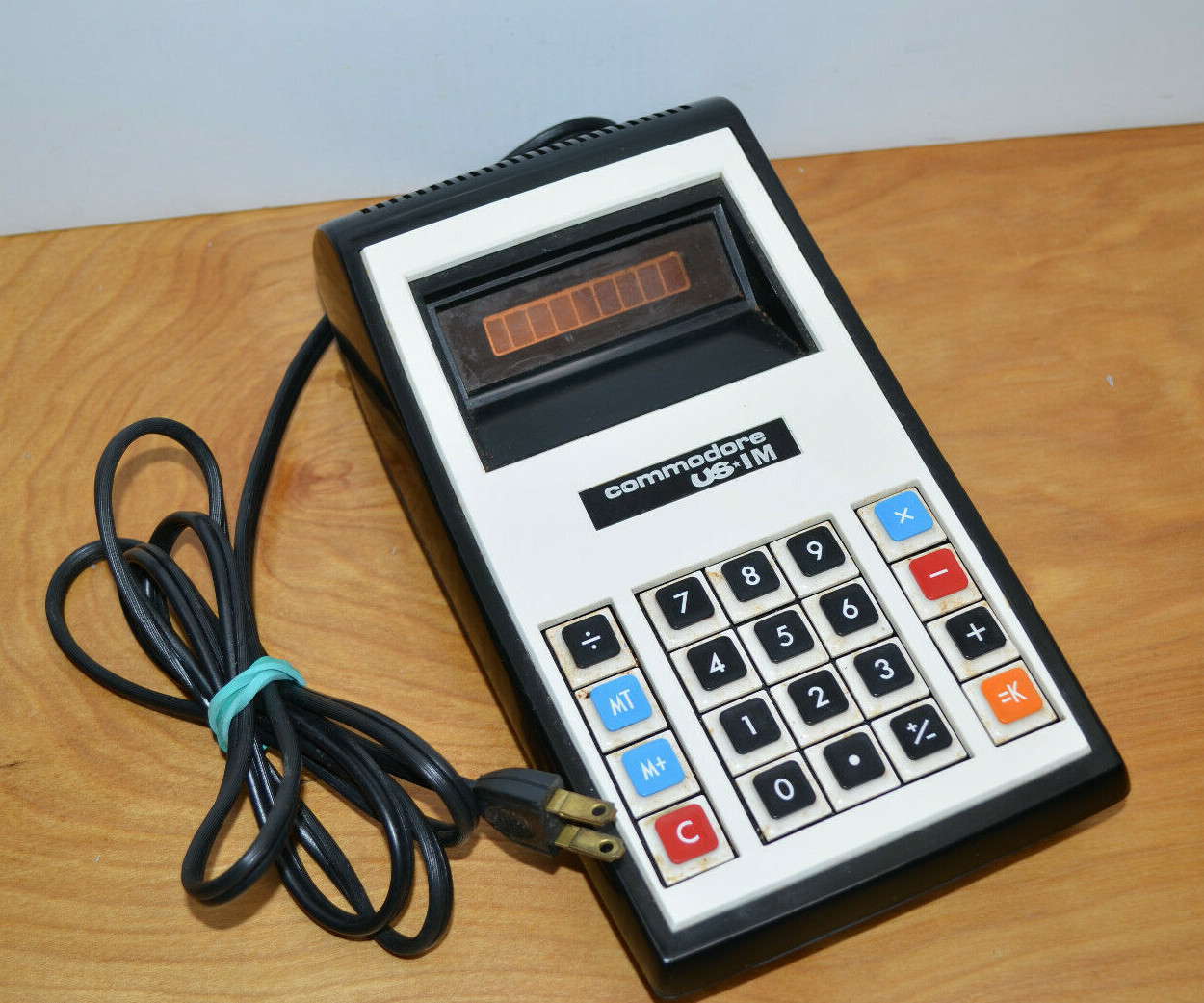 Vintage COMMODORE US 1M Calculator Parts Repair Not Working Retro Electronics Vintage COMMODORE US 1M Calculator Parts Repair Not Working Retro Electronics