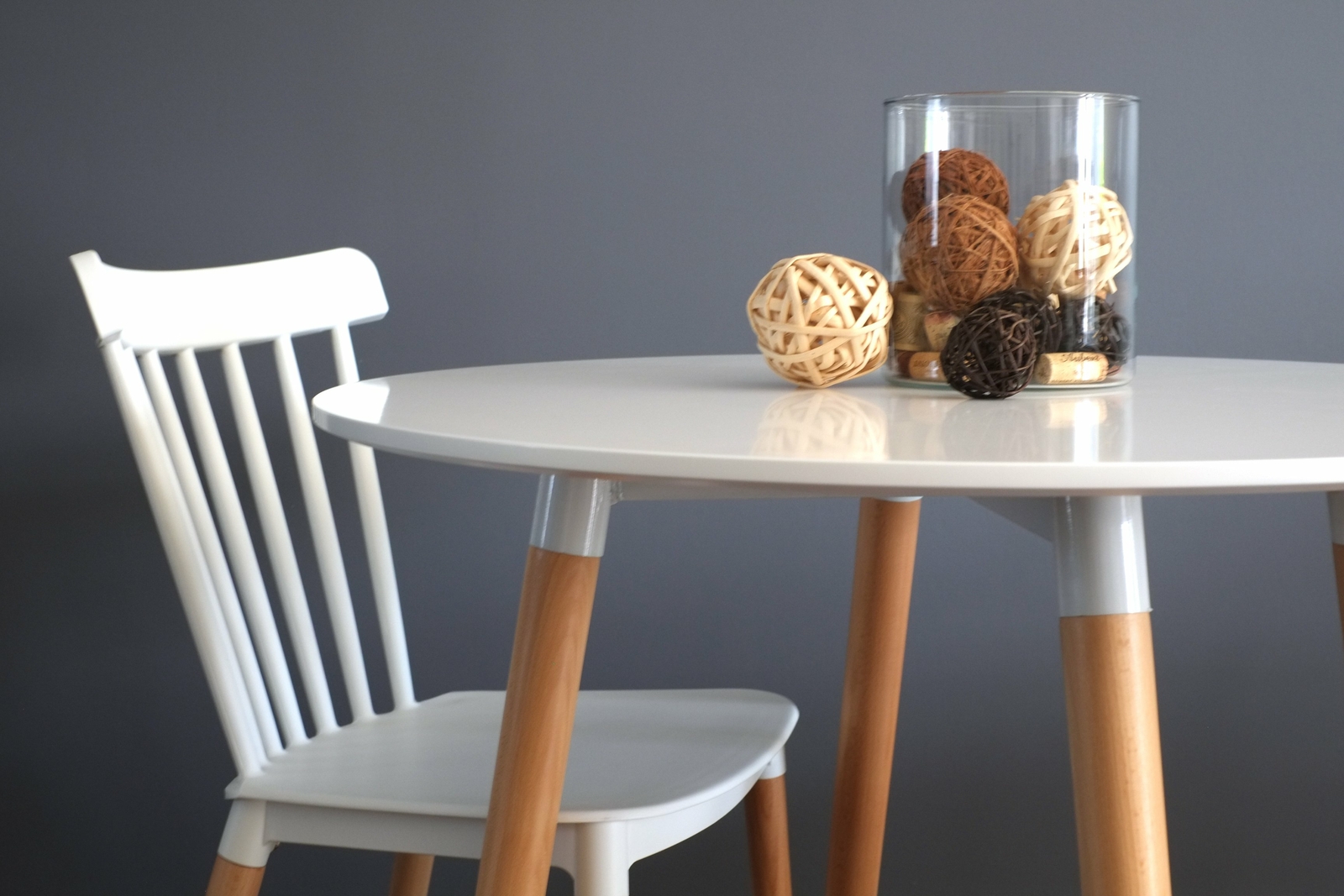 Inspirer Studio 4 Legs Kitchen Dining Table White Round Coffee Table Inspirer Studio 4 Legs Kitchen Dining Table White Round Coffee Table