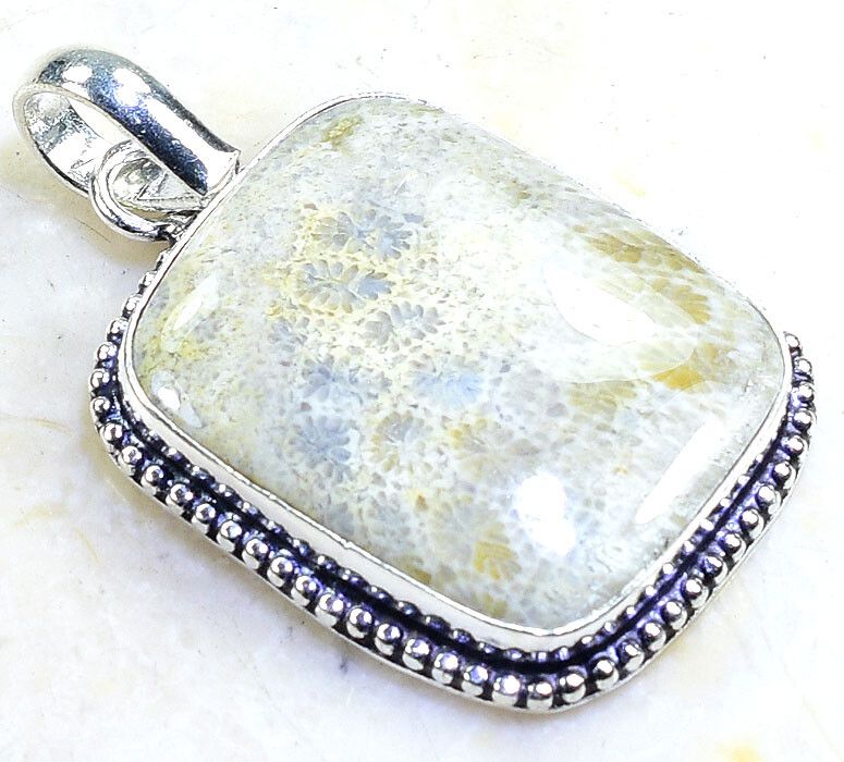 CHRYSANTHEMUM JASPER PENDANT 2″; X94581 CHRYSANTHEMUM JASPER PENDANT 2″; X94581