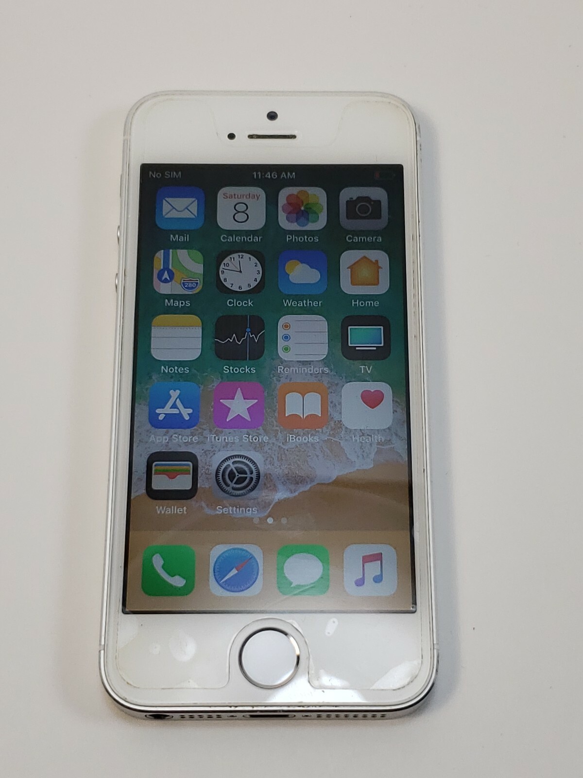 Apple iPhone 5s 32GB White Model A1533 Please Read Description Apple iPhone 5s 32GB White Model A1533 Please Read Description