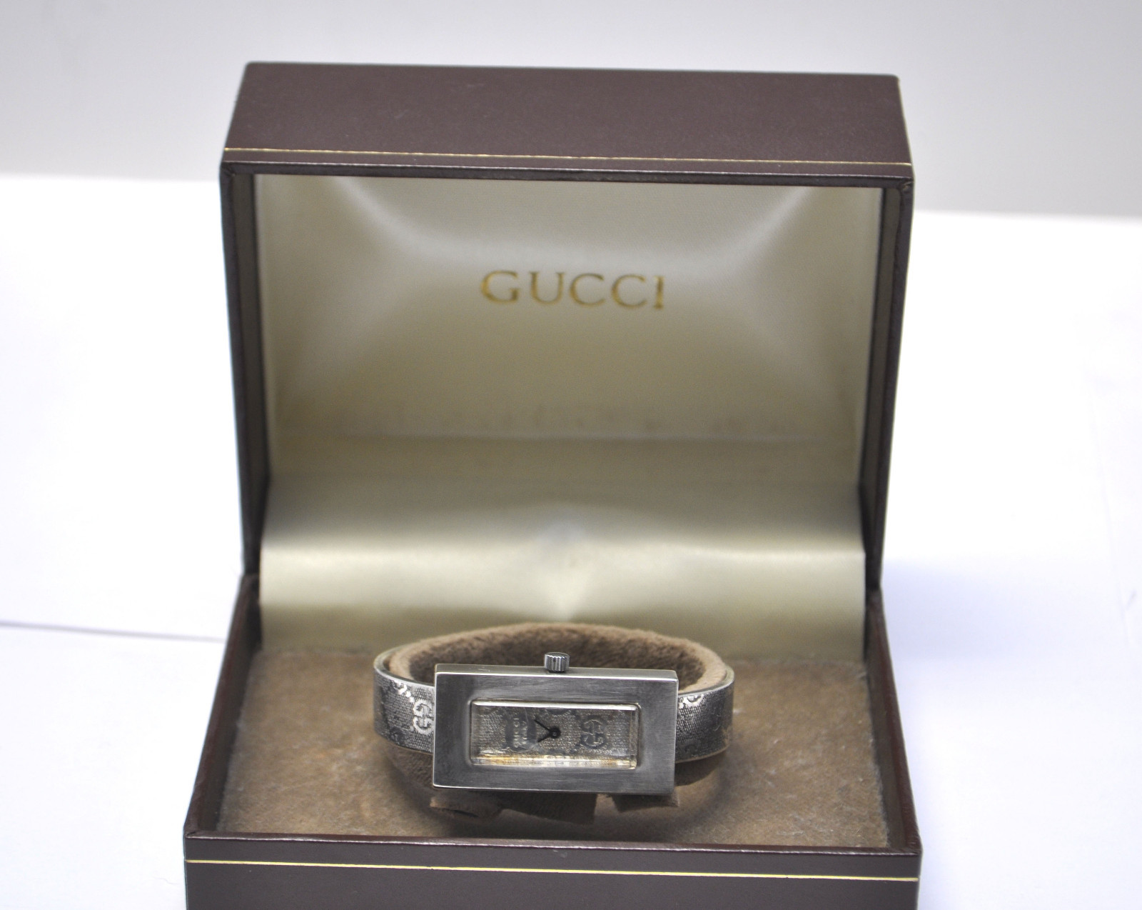 Auth. 70’s. Gucci Sterling Silver Ladies Cuff Bracelet Manual wind GG Logo Watch Auth. 70’s. Gucci Sterling Silver Ladies Cuff Bracelet Manual wind GG Logo Watch