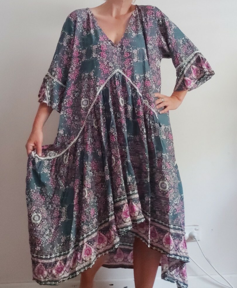 Vine Apparel Boho flowy Tiered Oversize Floral Maxi Dress M /L Vine Apparel Boho flowy Tiered Oversize Floral Maxi Dress M /L