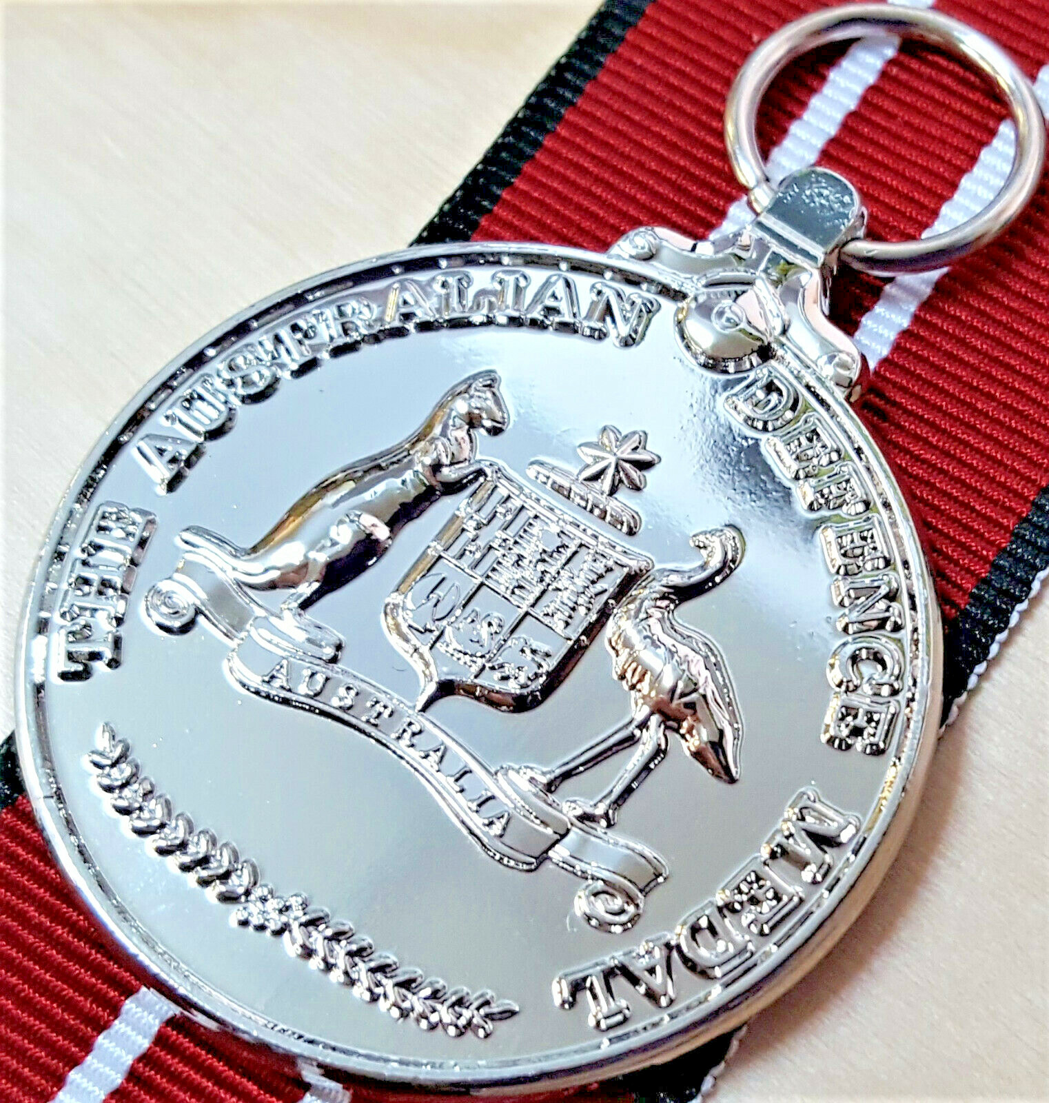 **THE AUSTRALIAN DEFENCE MEDAL ARMY NAVY AIR FORCE REPLICA 4 YEARS SERVICE ANZAC **THE AUSTRALIAN DEFENCE MEDAL ARMY NAVY AIR FORCE REPLICA 4 YEARS SERVICE ANZAC