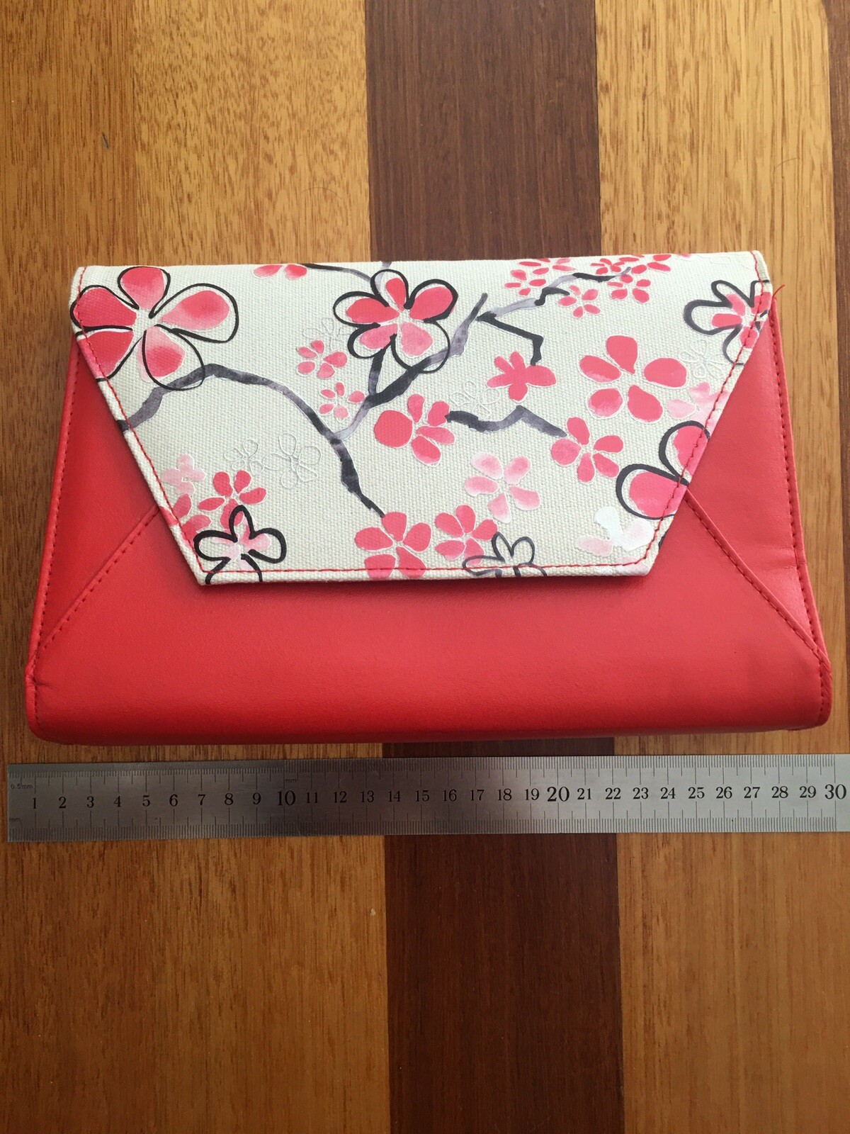 Shiseido Jayson Brunsdon Vintage Retro Designer Red White Makeup Jewellery Bag Shiseido Jayson Brunsdon Vintage Retro Designer Red White Makeup Jewellery Bag