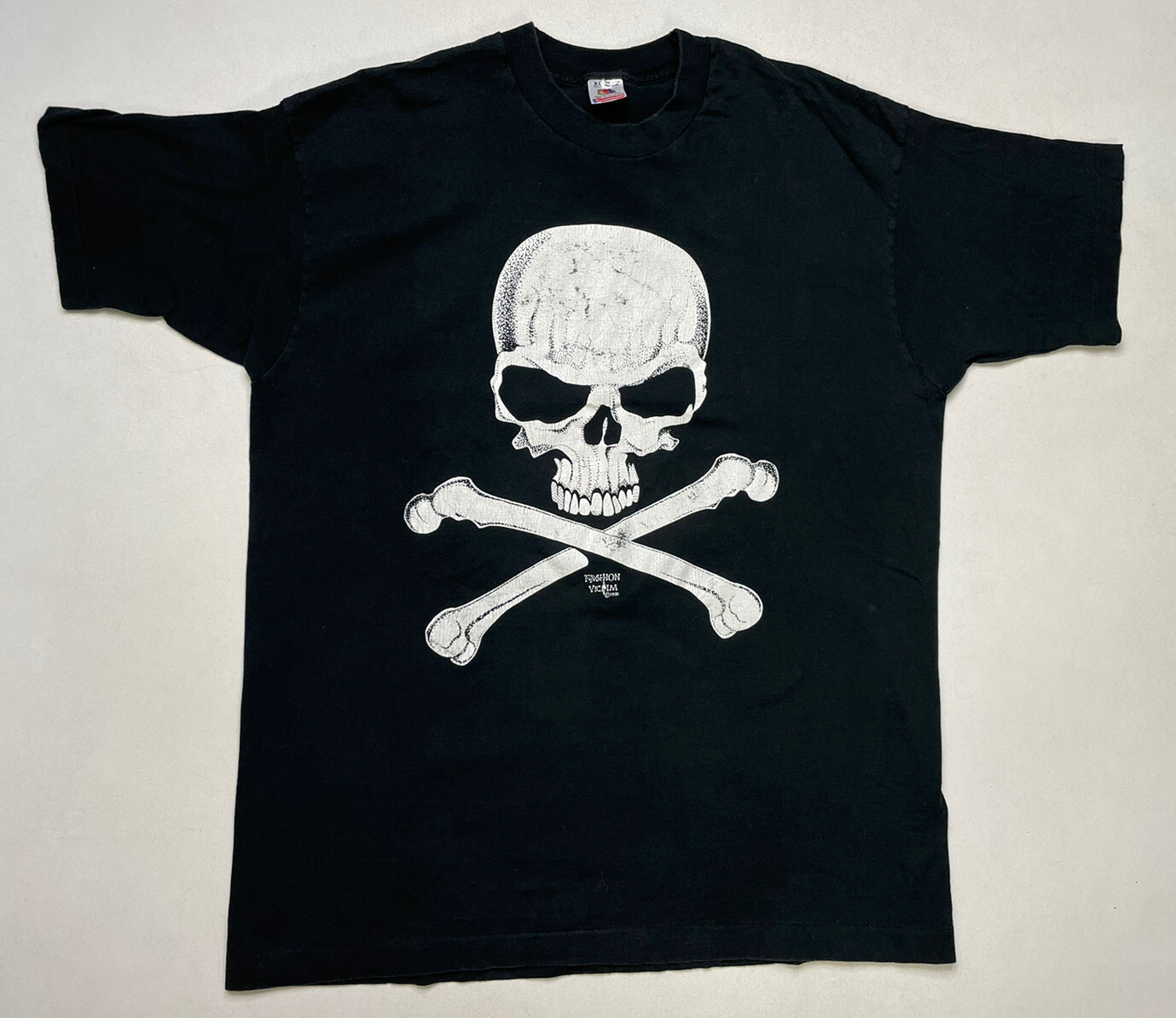VINTAGE Fashion Victim Skull Bones 1991 T-shirt Men XL Black 90s Single Stitch VINTAGE Fashion Victim Skull Bones 1991 T-shirt Men XL Black 90s Single Stitch