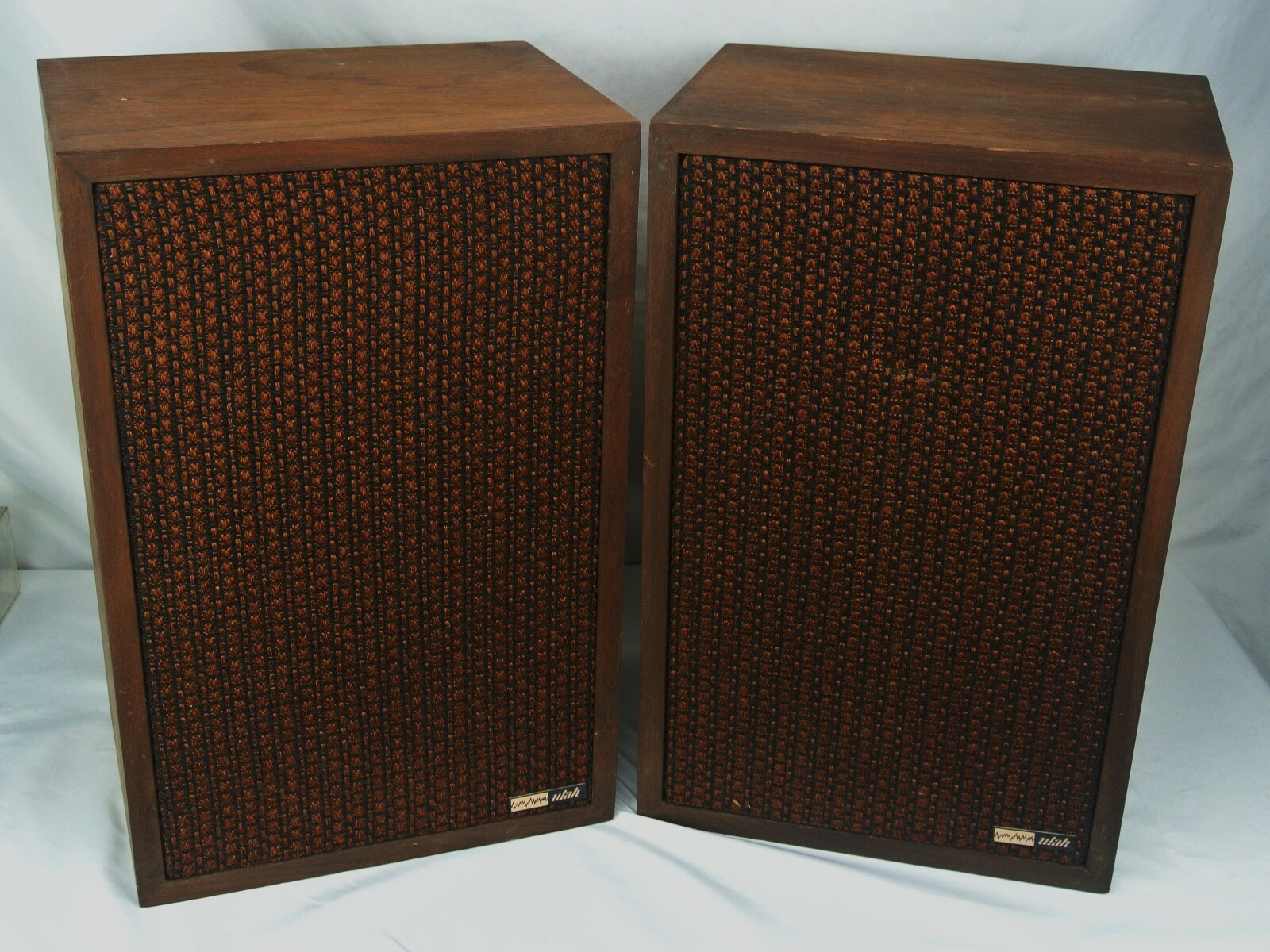 RARE VINTAGE 70s ~ UTAH ELECTRONICS – MODEL AS-2AX ACOUSTIC SUSPENSION SPEAKERS RARE VINTAGE 70s ~ UTAH ELECTRONICS – MODEL AS-2AX ACOUSTIC SUSPENSION SPEAKERS