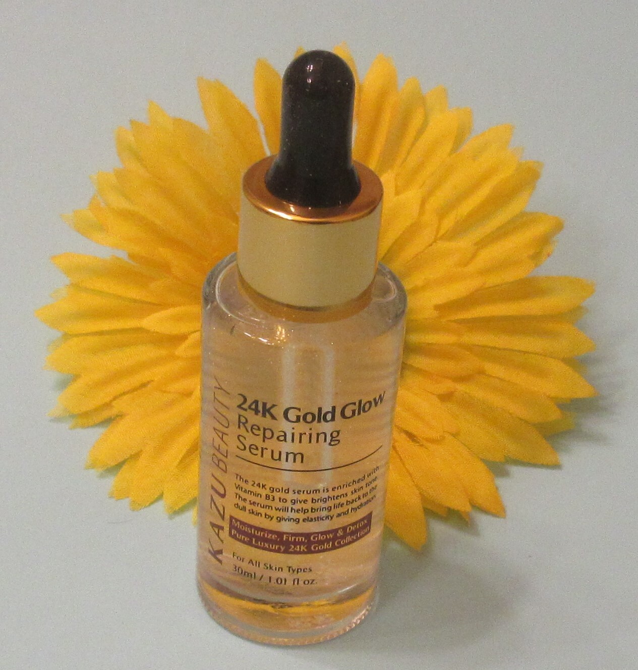 Kazu Beauty 24k Gold Glow Repairing Serum 1.01 fl.oz – New in Box Free Shipping Kazu Beauty 24k Gold Glow Repairing Serum 1.01 fl.oz – New in Box Free Shipping