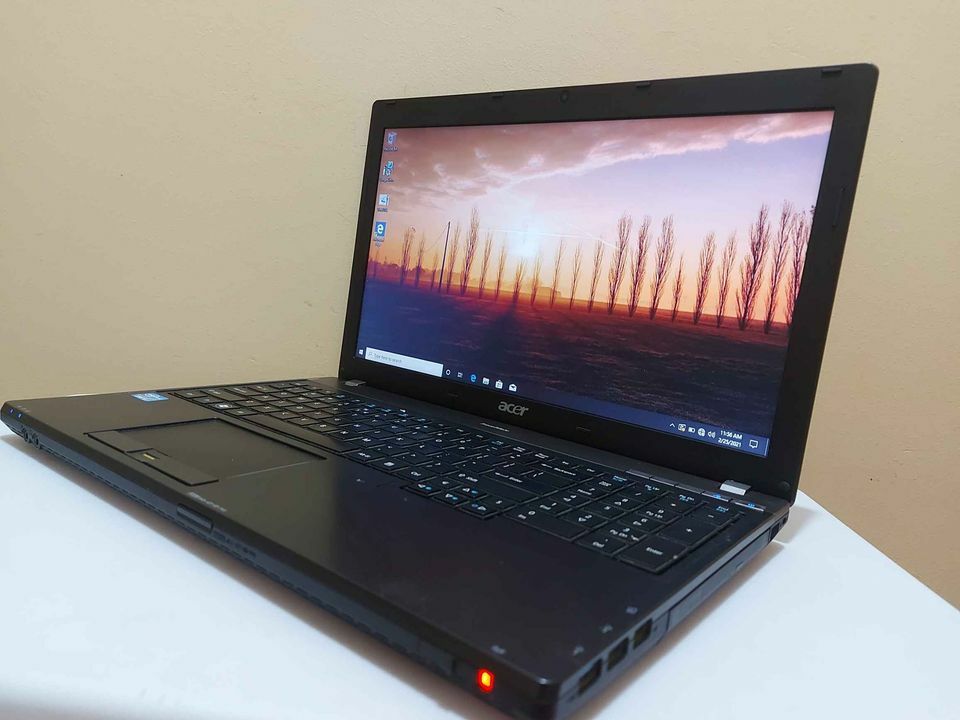 Acer 8573 Travelmate Laptop (Windows 10, i5, 500GBHD) Acer 8573 Travelmate Laptop (Windows 10, i5, 500GBHD)