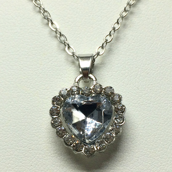 Hot Women Silver Necklace Chain Crystal Rhinestone Heart Yellow Pendant Jewelry Hot Women Silver Necklace Chain Crystal Rhinestone Heart Yellow Pendant Jewelry