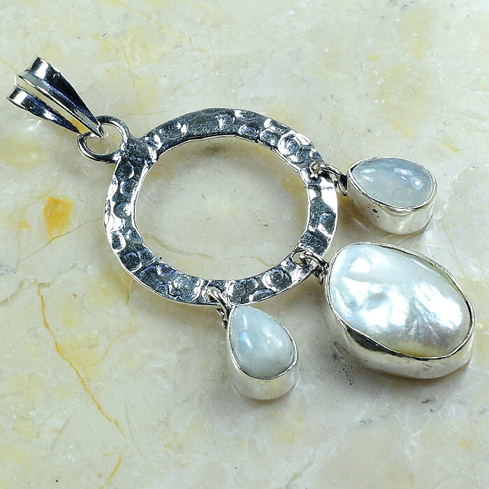 BIWA PEARL+MOONSTONE PENDANT 2 1/2″; Y4492 BIWA PEARL+MOONSTONE PENDANT 2 1/2″; Y4492