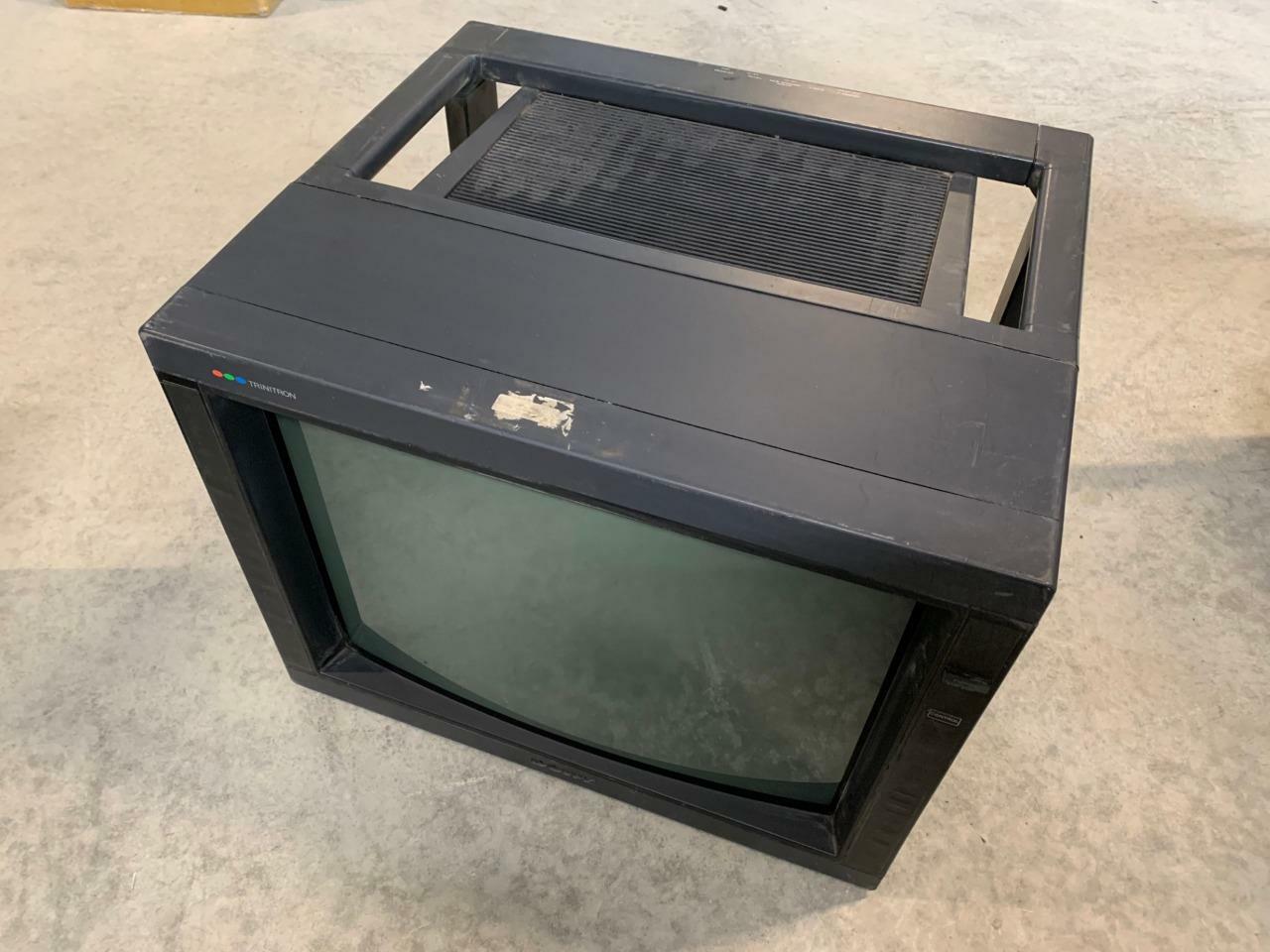 SONY PVM-2030 TRINITRON 20 COLOR RETRO GAMING MONITOR SONY PVM-2030 TRINITRON 20 COLOR RETRO GAMING MONITOR
