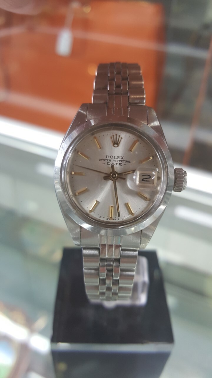 Rolex Oyster Perpetual Date 6916 Silver Dial Stainless Steel Automatic Watch. Rolex Oyster Perpetual Date 6916 Silver Dial Stainless Steel Automatic Watch.