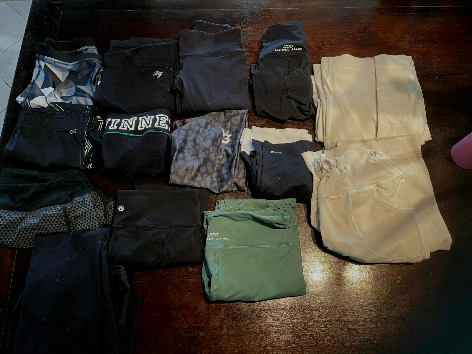 Bulk lot of sports garments – Lorna Jane – Lululemon – Apparel – Adidas – 13 Bulk lot of sports garments – Lorna Jane – Lululemon – Apparel – Adidas – 13