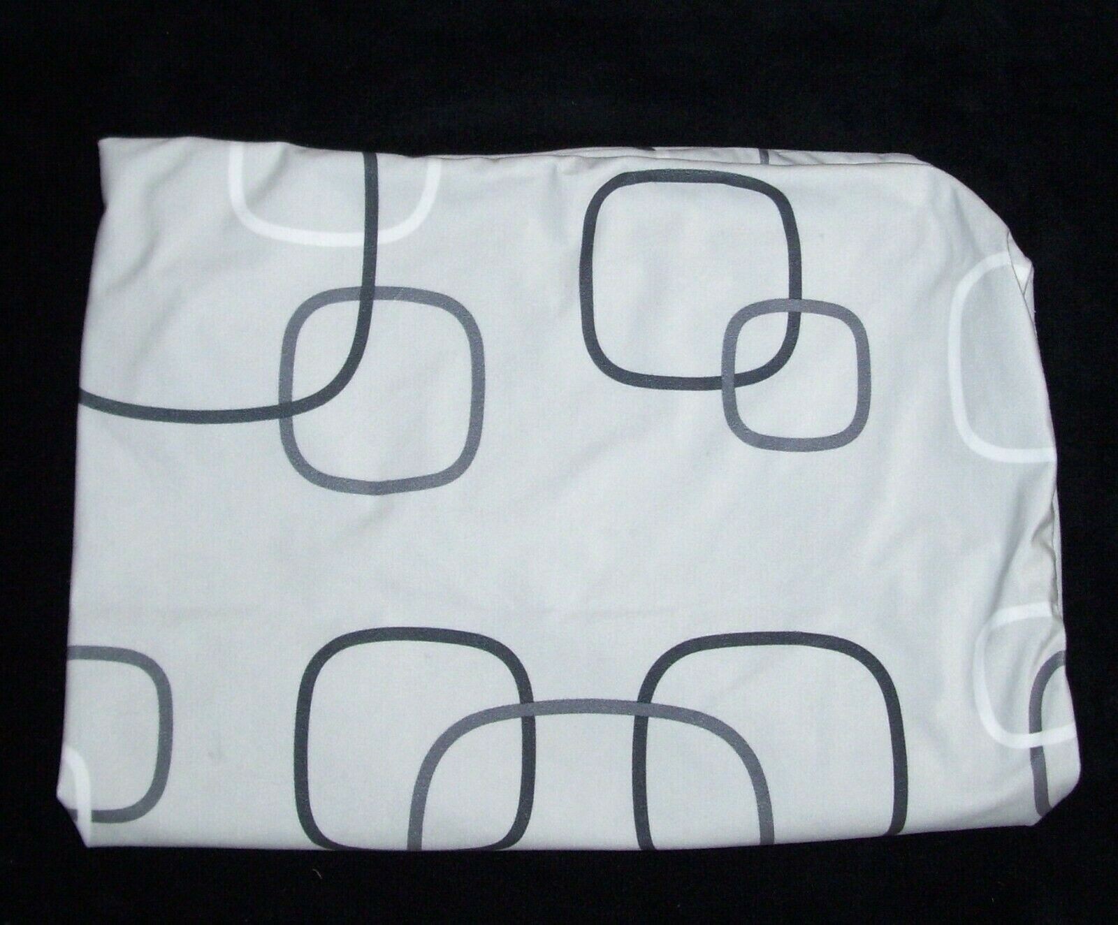 4MOMS Breeze Large Play Yard Sheet Sheet Silver 2000744 4MOMS Breeze Large Play Yard Sheet Sheet Silver 2000744