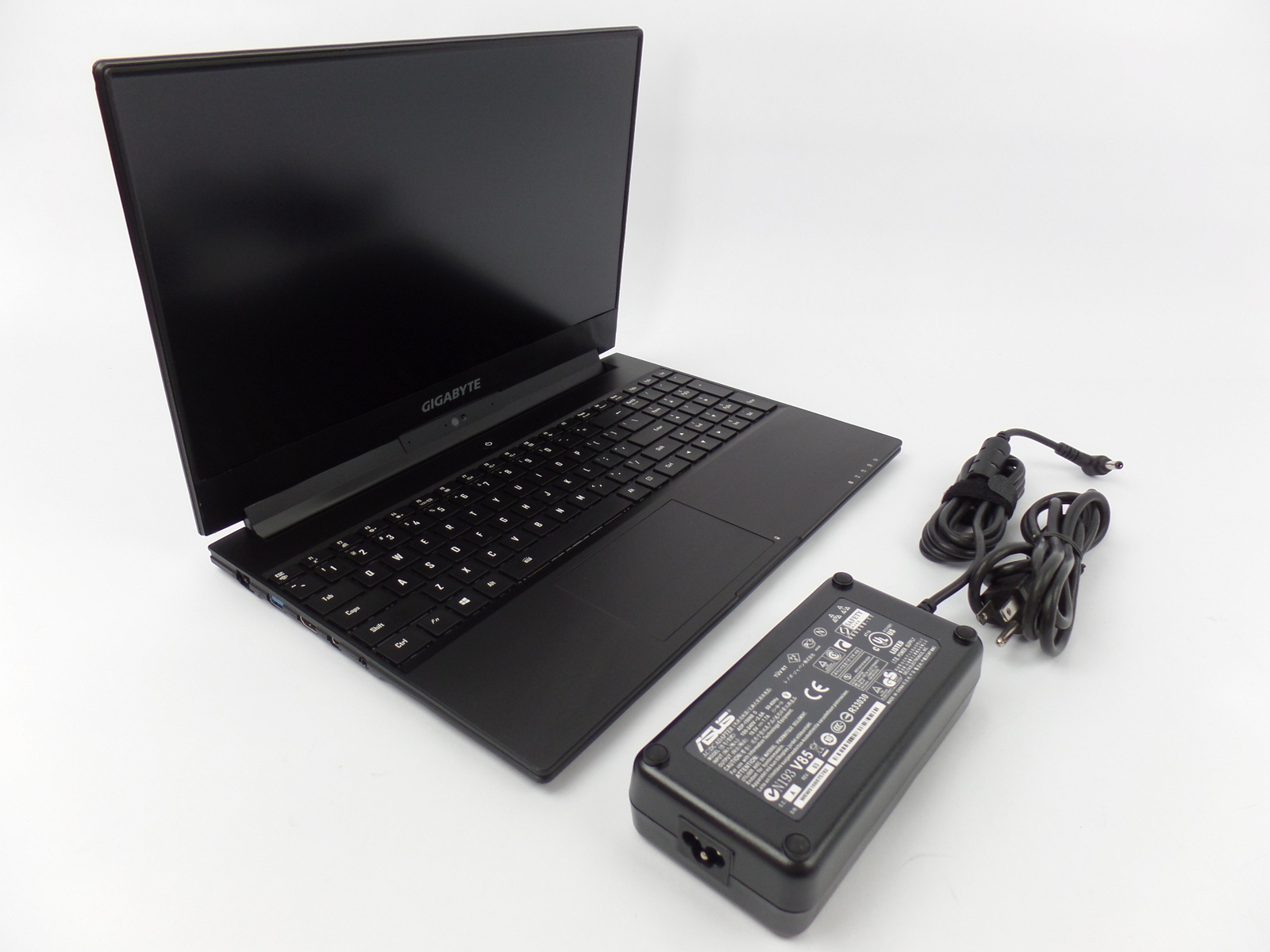 Gigabyte Aero 15″ FHD i7-7700HQ 2.8GHz 16GB 512GB SSD GTX 1060 W10H Laptop U