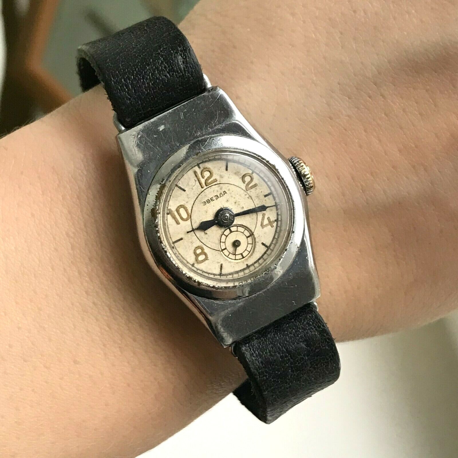 Soviet Women Watch 1960 Casual ZVEZDA Small Star USSR Collectible SERVICED Rare