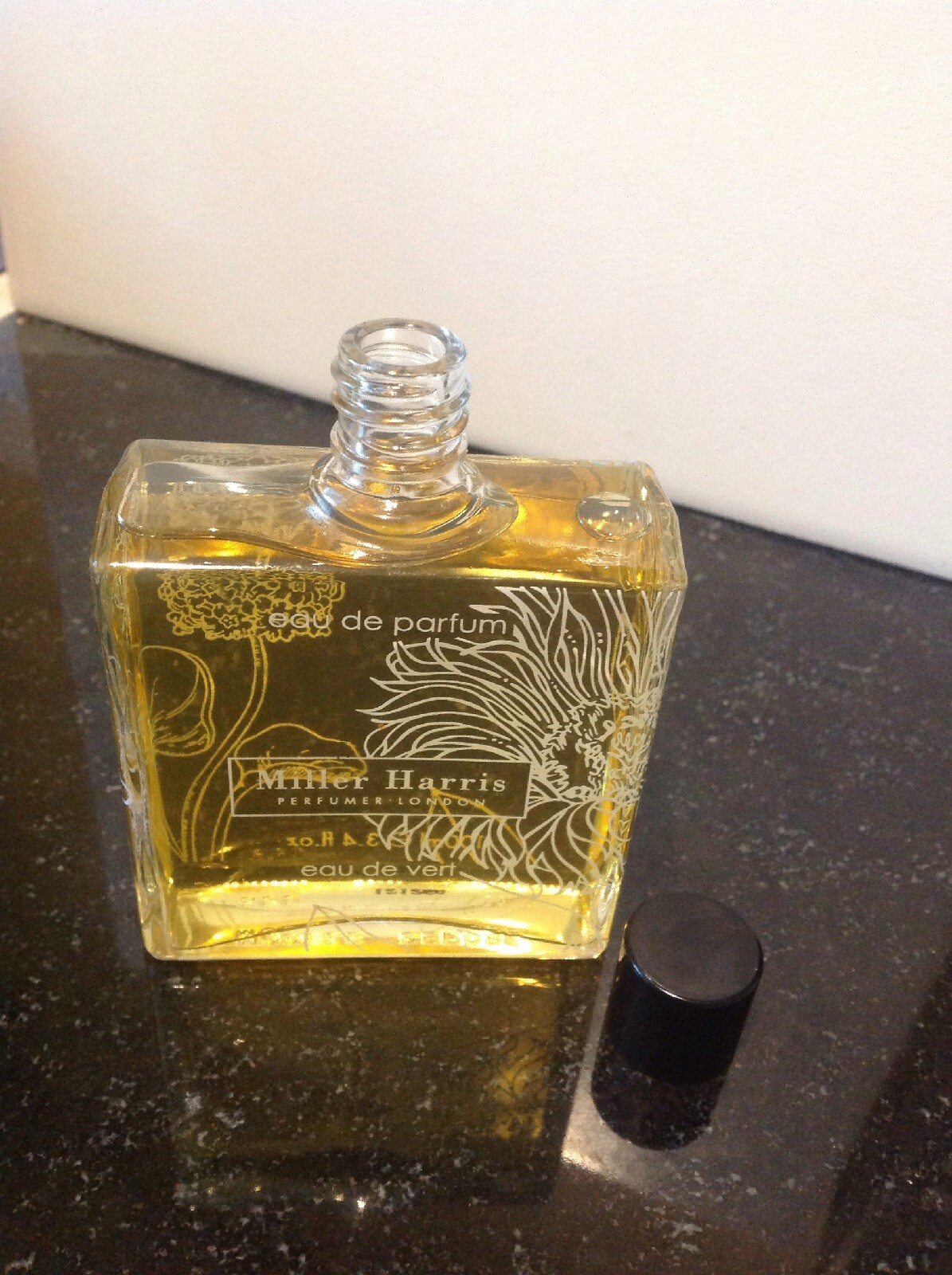 Miller Harris Perfumer London eau de vert 3.4oz. Miller Harris Perfumer London eau de vert 3.4oz.