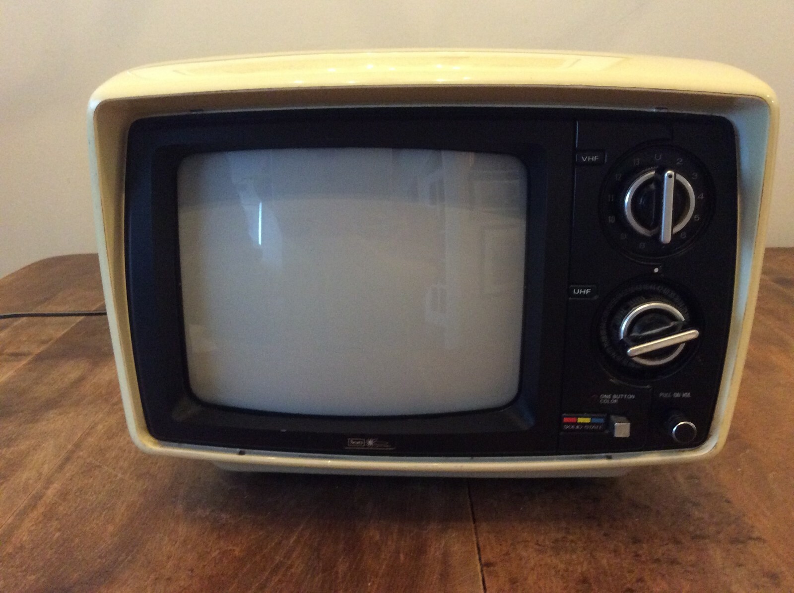 Vintage Color TV Sears Electronics 1977 made in Japan SANYO in working condition Vintage Color TV Sears Electronics 1977 made in Japan SANYO in working condition