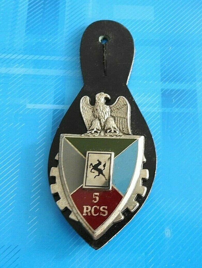 #2585# Joli insigne métallique du 5° régiment de commandement et des services