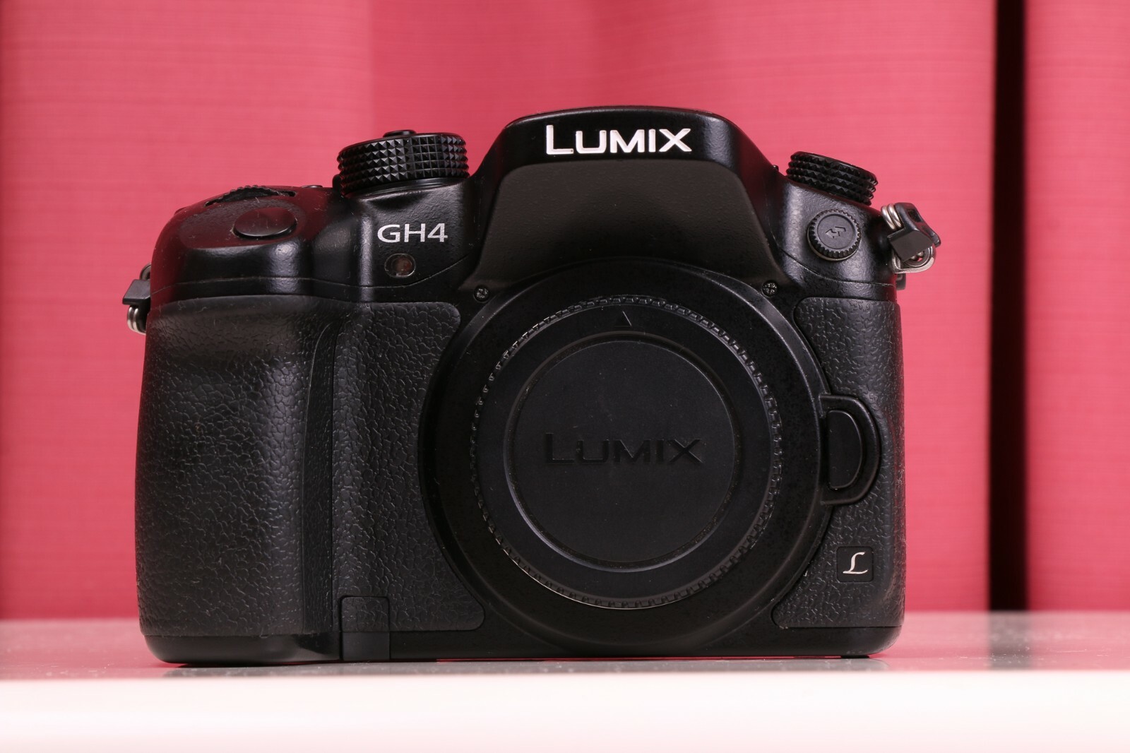 Panasonic LUMIX DMC-GH4 16.0 MP Digital Camera – Black (Body Only) Panasonic LUMIX DMC-GH4 16.0 MP Digital Camera – Black (Body Only)