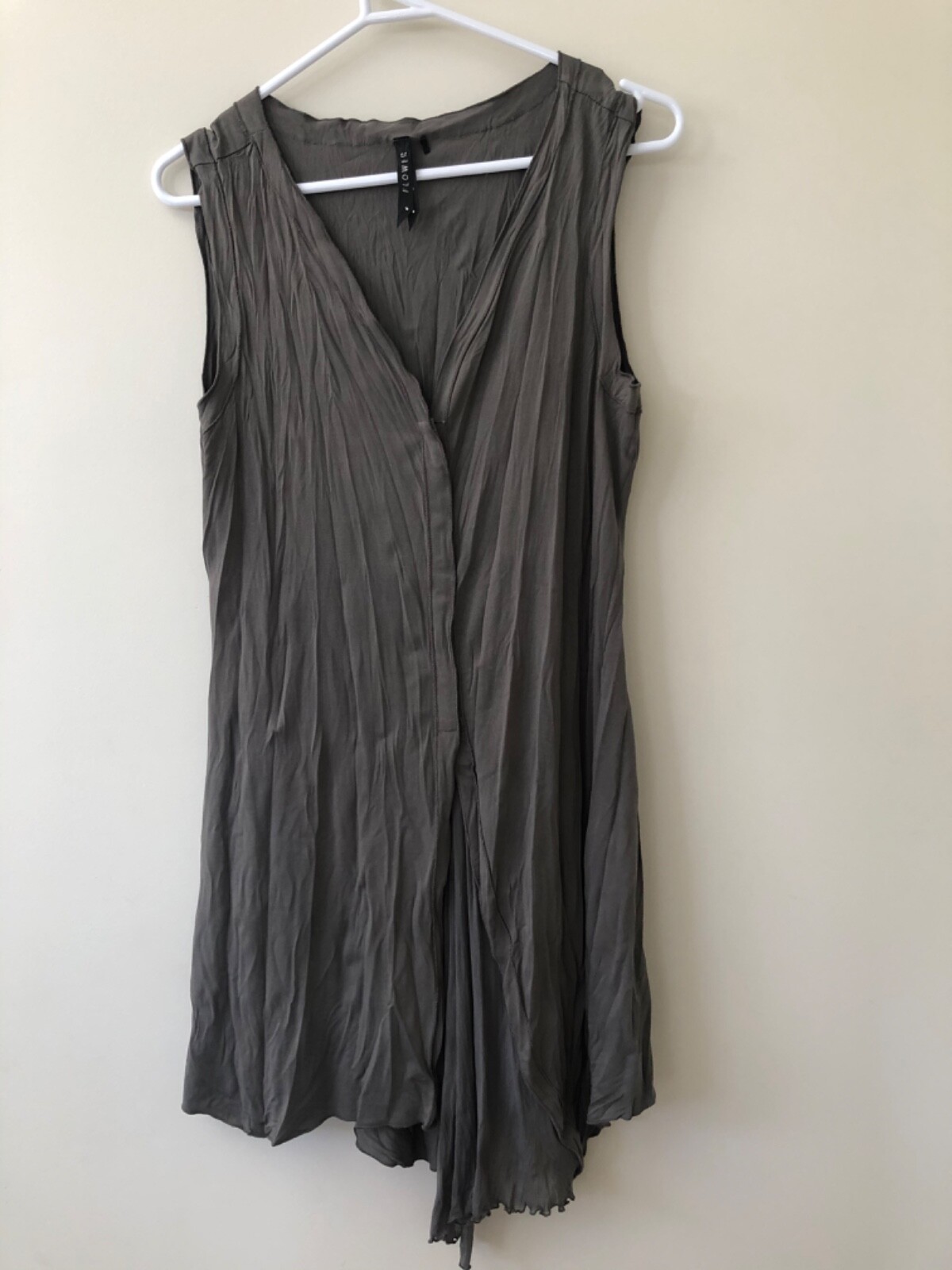 Flower Clothing Size 8 Grey Sleeveless V Neck Button Up Short Wrinkle Look Tunic