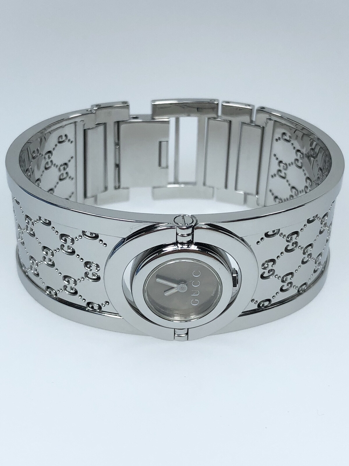 Gucci Twirl Bangle Watch Stainless Steel Quartz Gucci Twirl Bangle Watch Stainless Steel Quartz