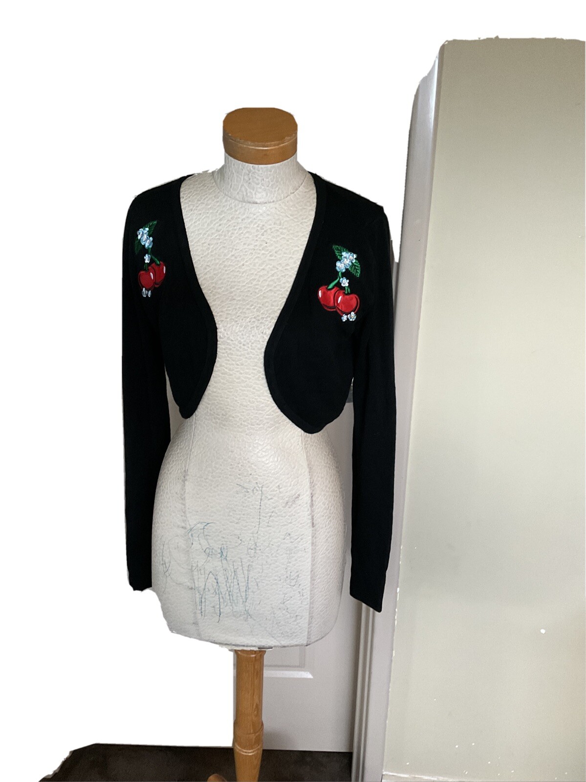 Lovely Banned Apparel Cardi Size M Good Con Lovely Banned Apparel Cardi Size M Good Con