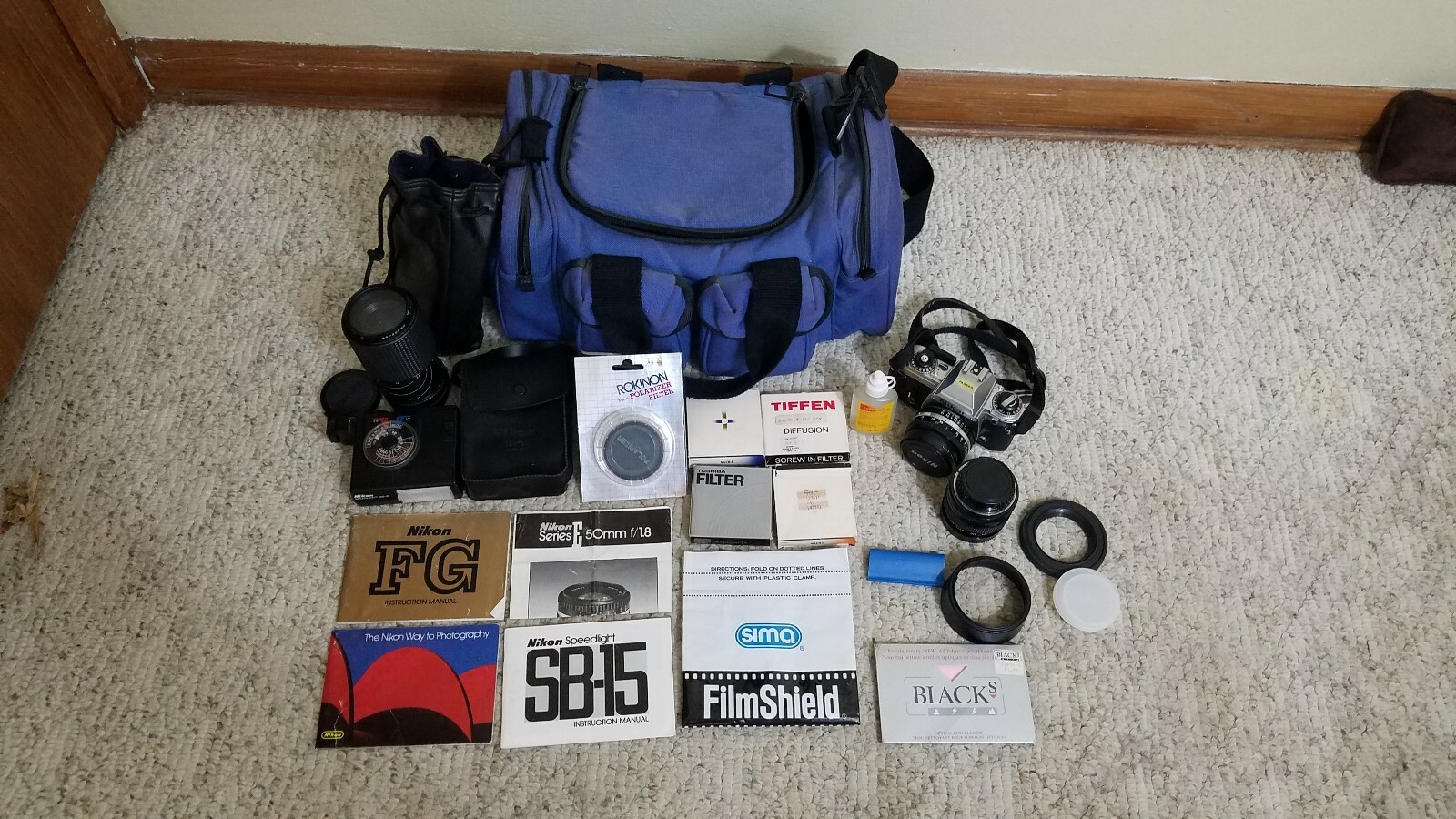 Nikon FG 35mm SLR Film Camera 1.8 50mm Lens Bundle Lot Nikon FG 35mm SLR Film Camera 1.8 50mm Lens Bundle Lot