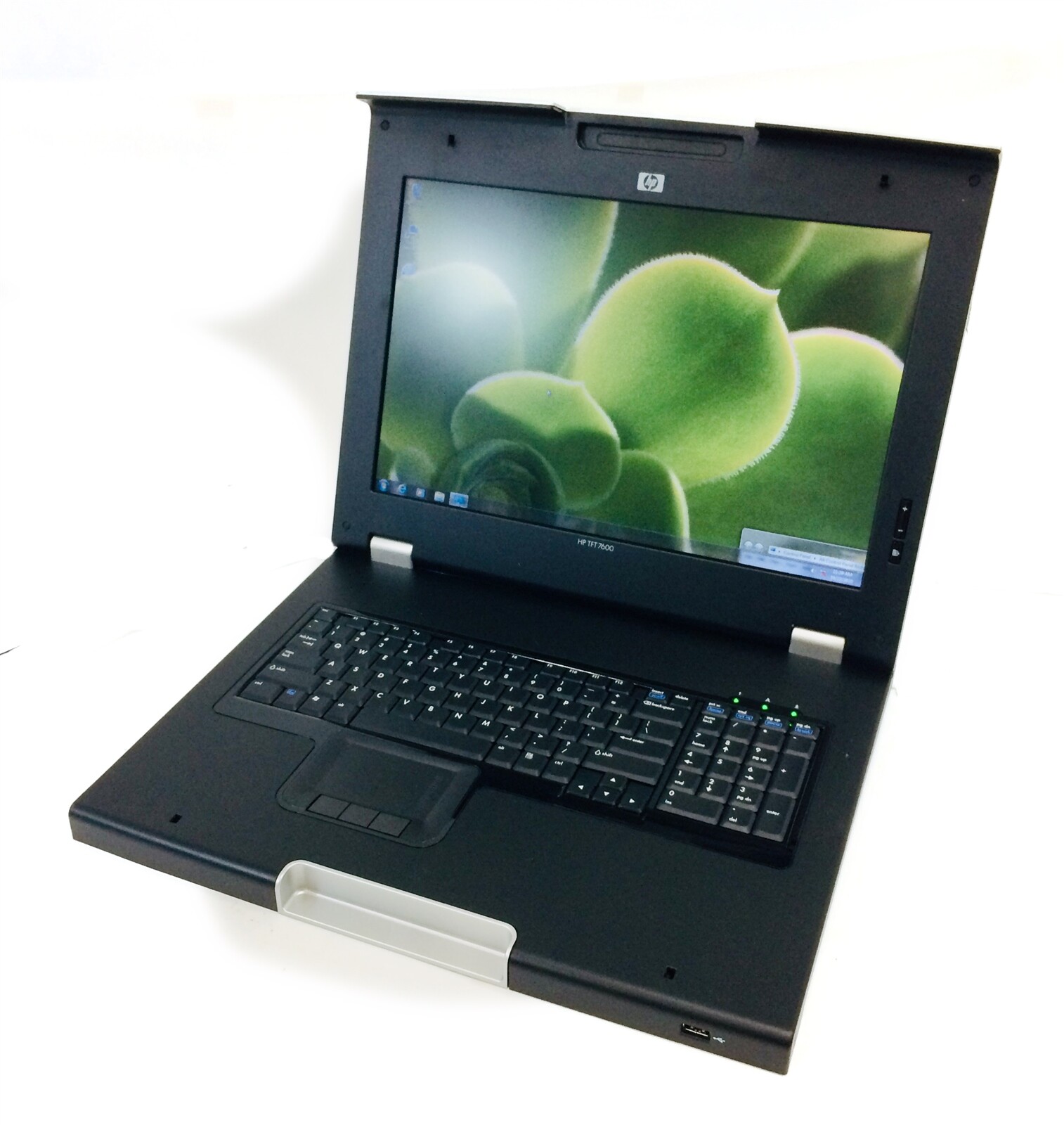 HP TFT7600 17″ Rackmount LCD Monitor Keyboard Mouse No Rails HP TFT7600 17″ Rackmount LCD Monitor Keyboard Mouse No Rails