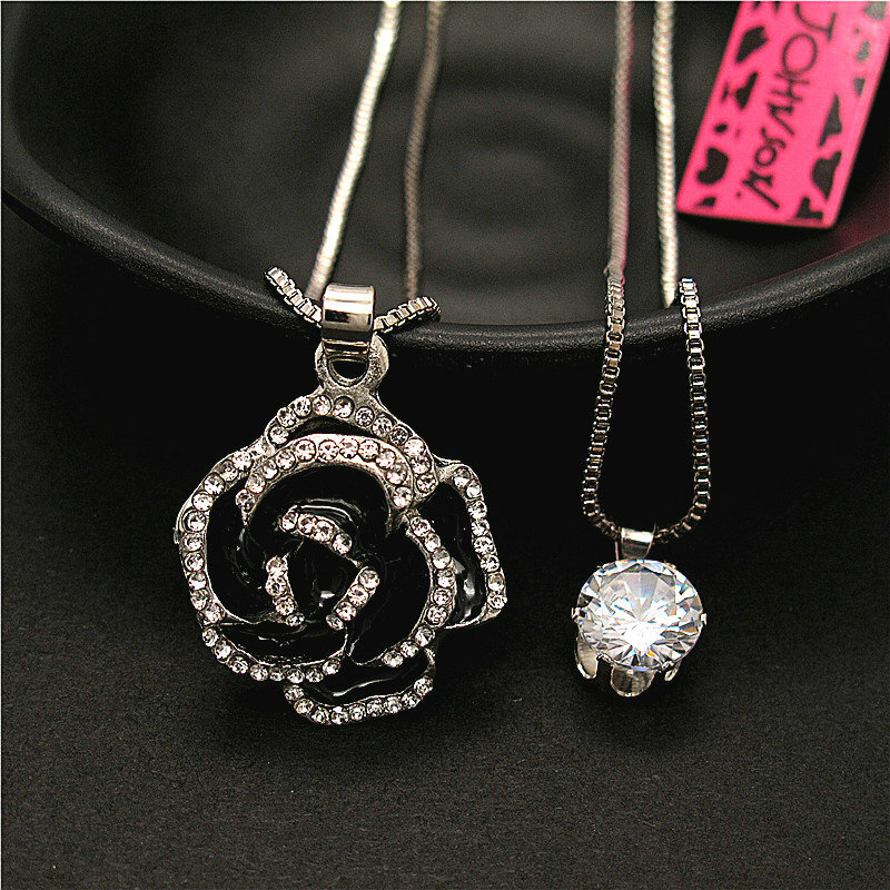 Betsey Johnson Crystal Black Rose Flower CZ Double Pendant Chain Necklace Betsey Johnson Crystal Black Rose Flower CZ Double Pendant Chain Necklace