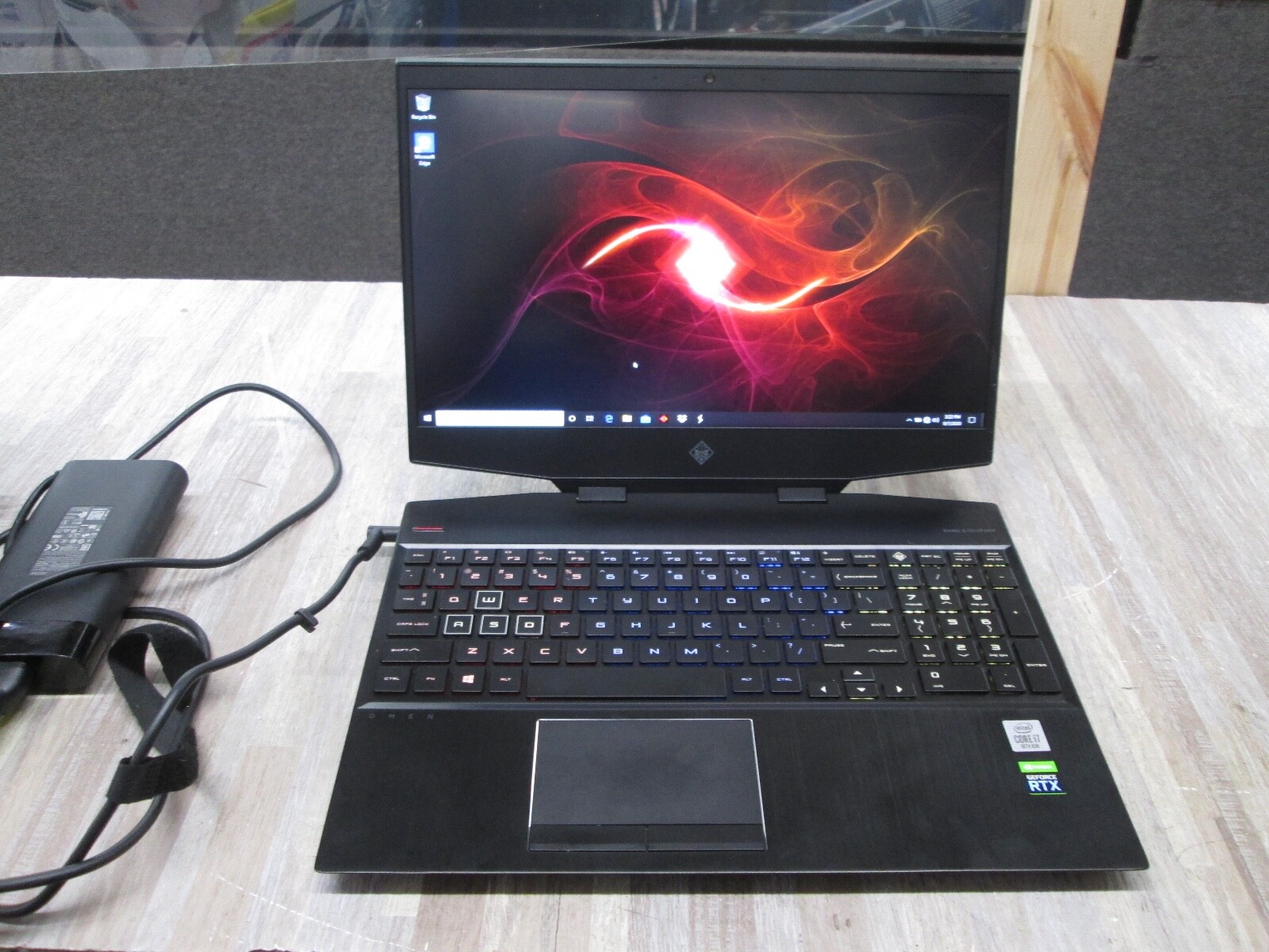 HP OMEN Gaming Laptop 15-dh1059nr 15.6″ FHD i7-10750H 16GB 1TB VERY NICE HP OMEN Gaming Laptop 15-dh1059nr 15.6″ FHD i7-10750H 16GB 1TB VERY NICE