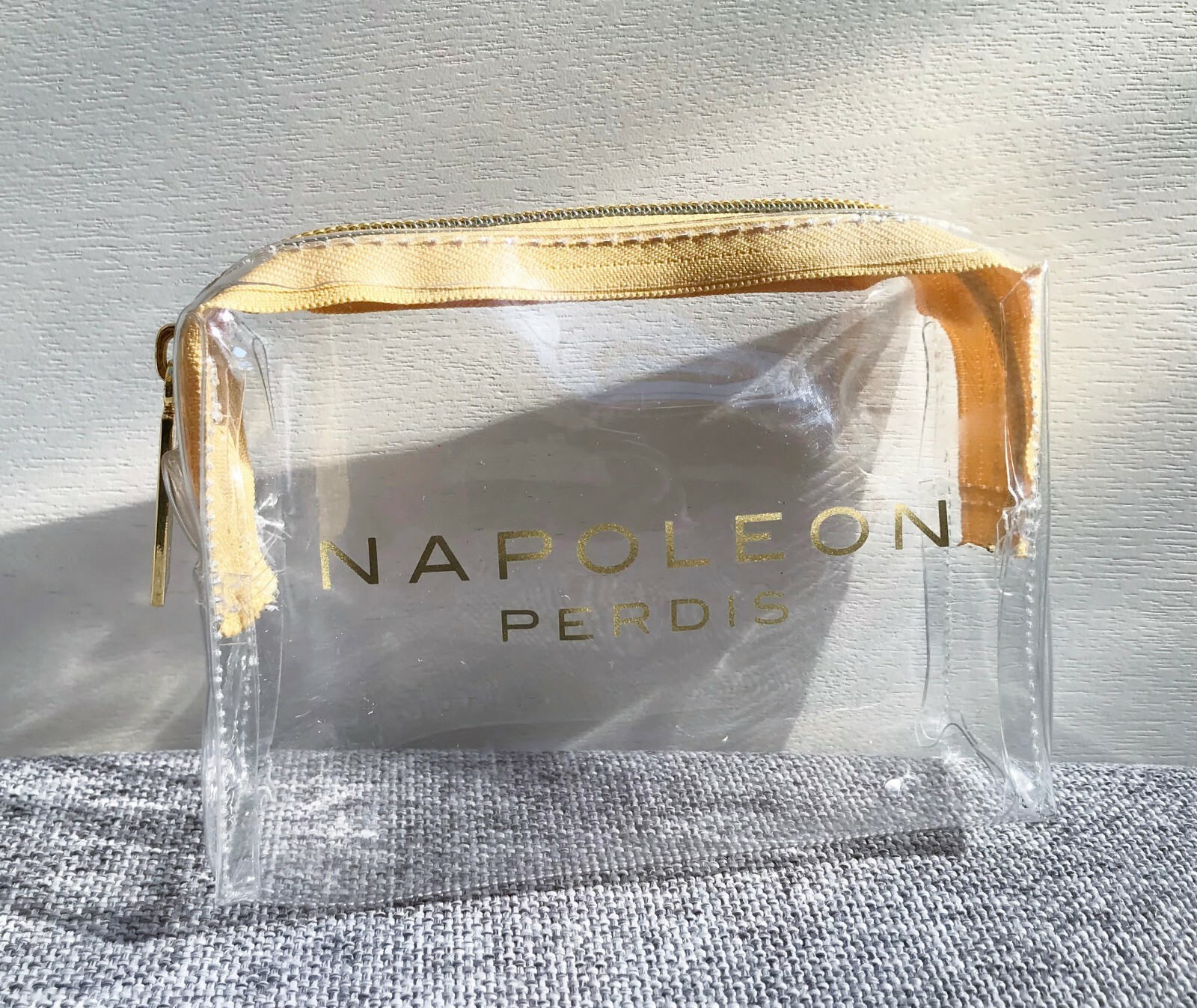 1x Napoleon Perdis Red Makeup Cosmetics Bag with Satin Bow Tie, Brand New! 1x Napoleon Perdis Red Makeup Cosmetics Bag with Satin Bow Tie, Brand New!