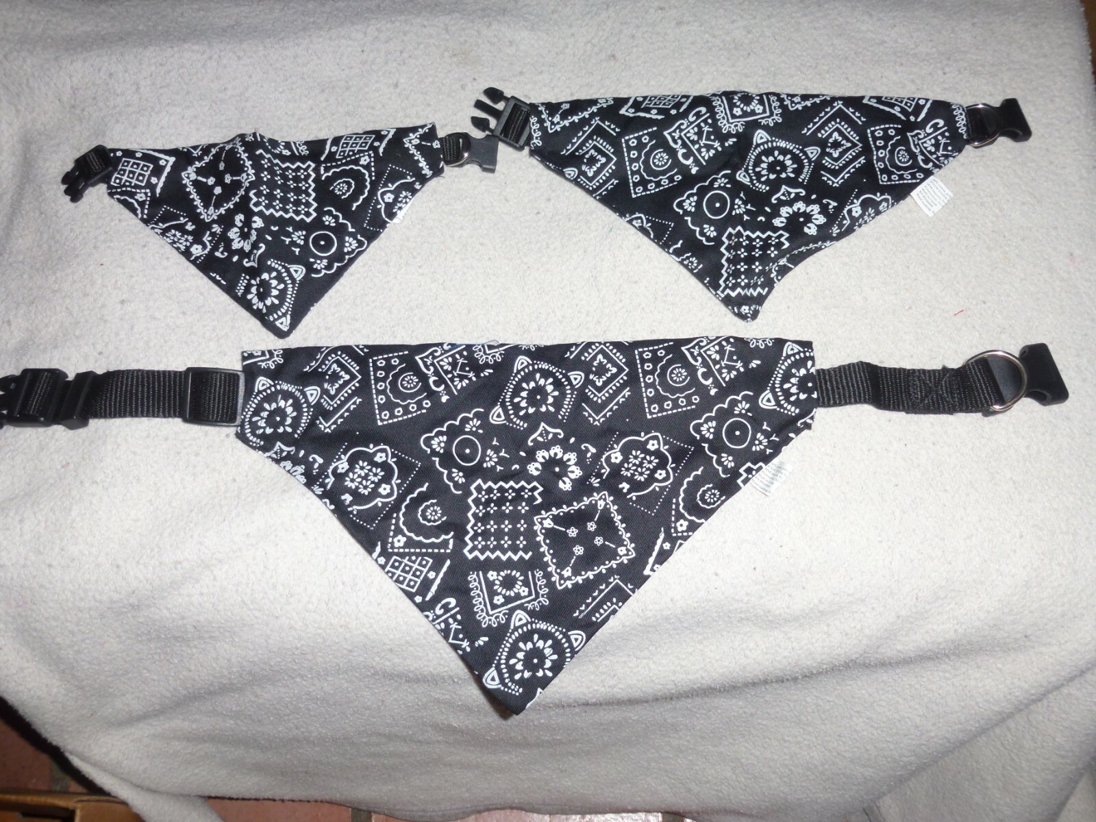 DOG/Pet nylon COLLAR with black print BANDANA size Medium by MSR Imports NEW! DOG/Pet nylon COLLAR with black print BANDANA size Medium by MSR Imports NEW!