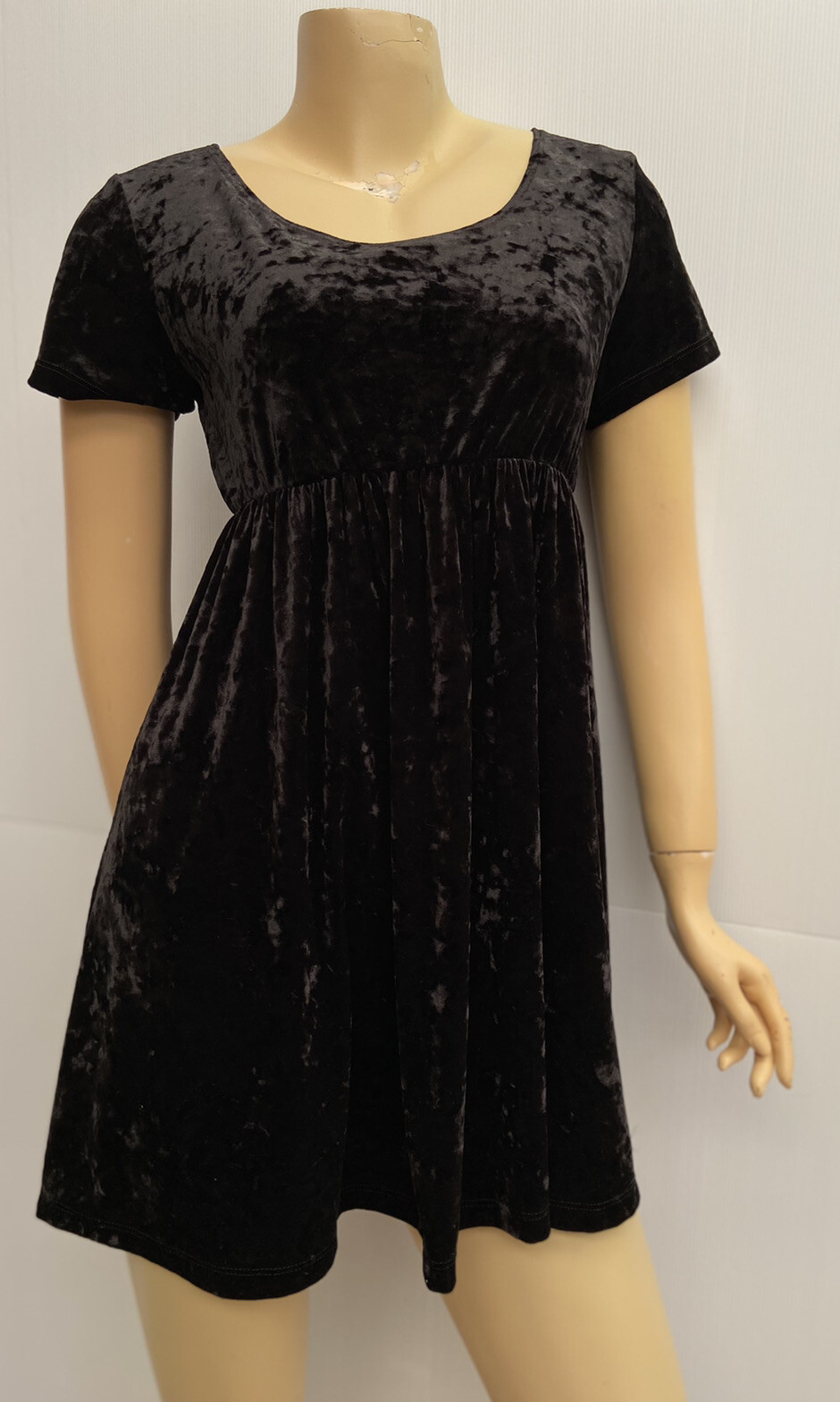 Velvet Dress Size M Black Crushed Velvet American Apparel babydoll dress size 10
