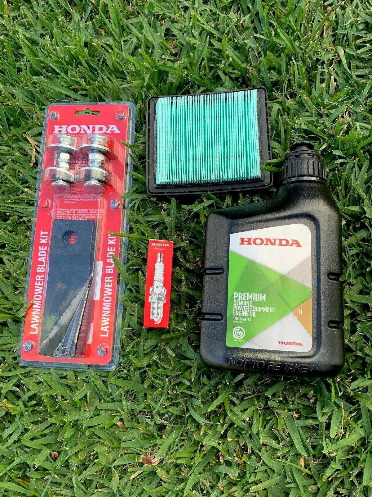 GENUINE HONDA HRU19 SERVICE KIT, FITS ALL HONDA HRU19 MOWERS. GENUINE HONDA HRU19 SERVICE KIT, FITS ALL HONDA HRU19 MOWERS.