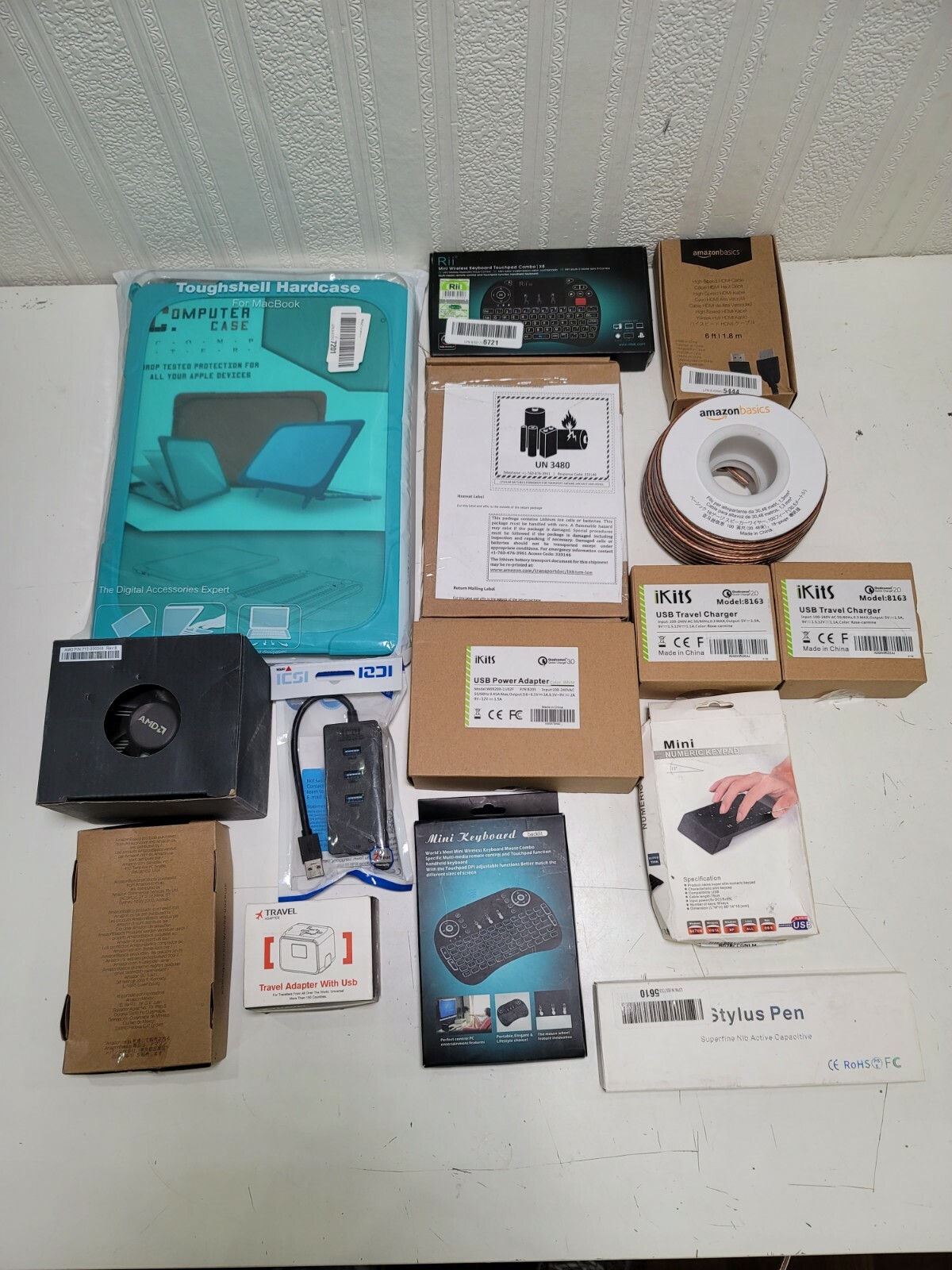 Liquidation Lot of Assorted Consumer Electronics, 124 items