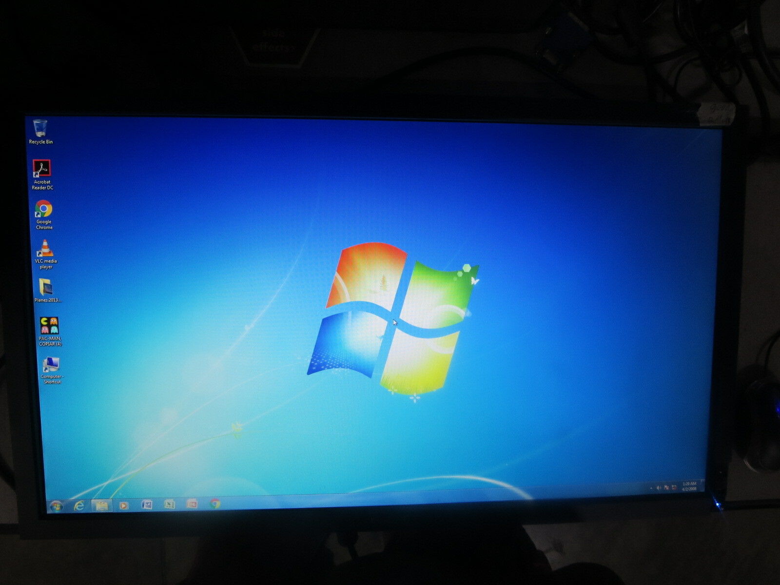 Dell Professional P2411Hb 22″ Widescreen LCD Monitor w/ Dell STAND Dell Professional P2411Hb 22″ Widescreen LCD Monitor w/ Dell STAND