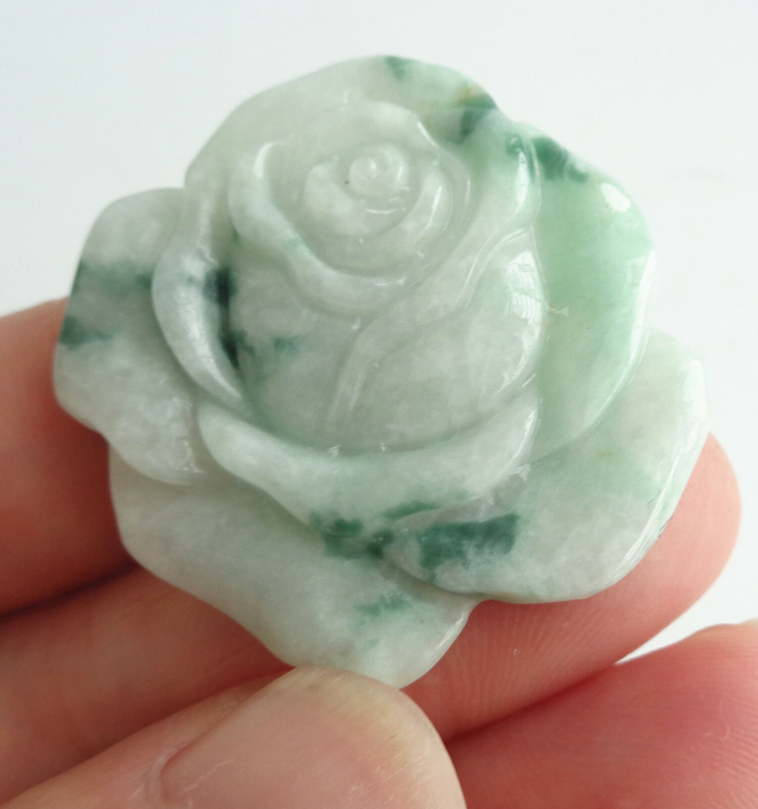 Certified Light Green Natural A Jade Jadeite Hand-Carved Rose Flower Pendant Certified Light Green Natural A Jade Jadeite Hand-Carved Rose Flower Pendant