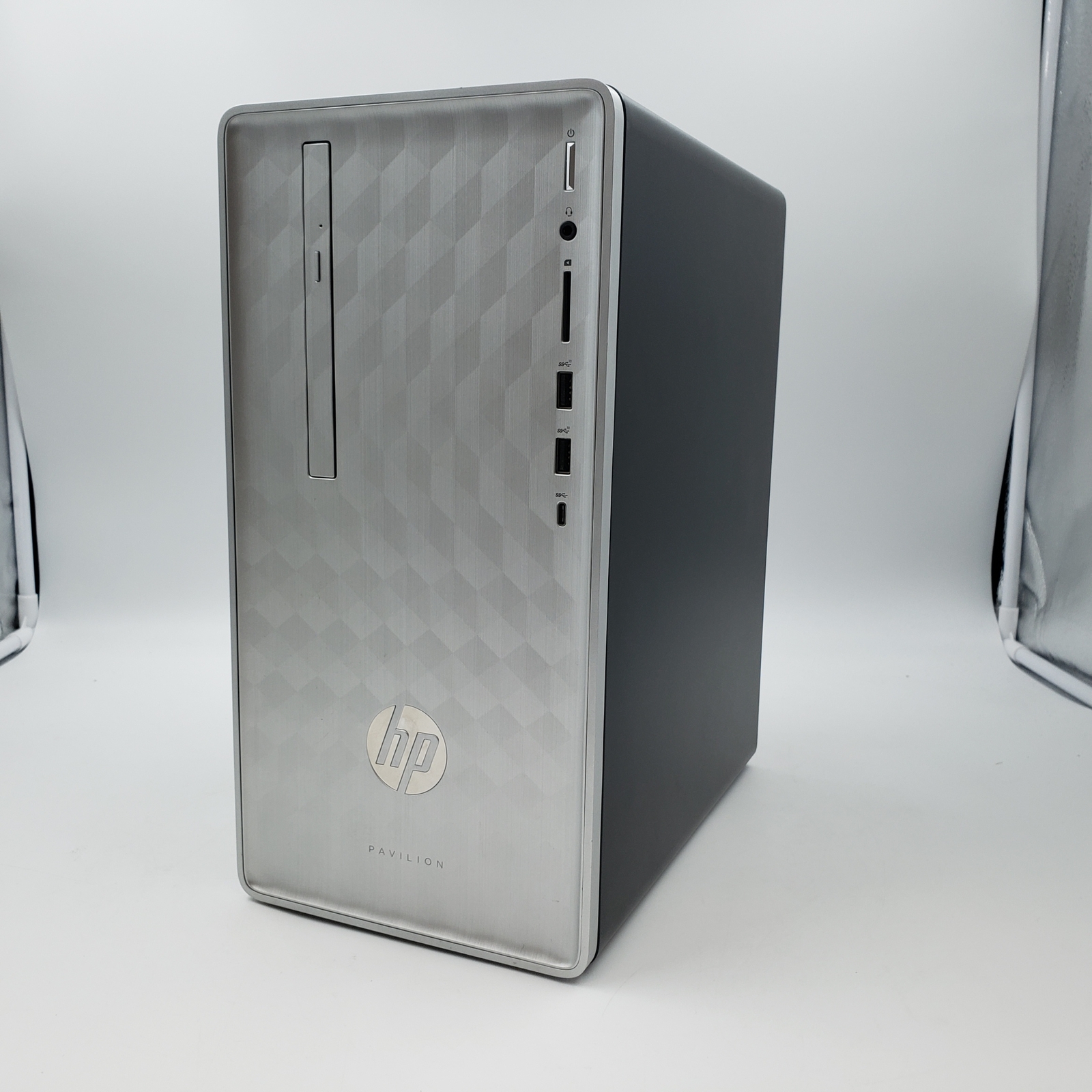 HP Pavilion 590-p0019 Desktop
