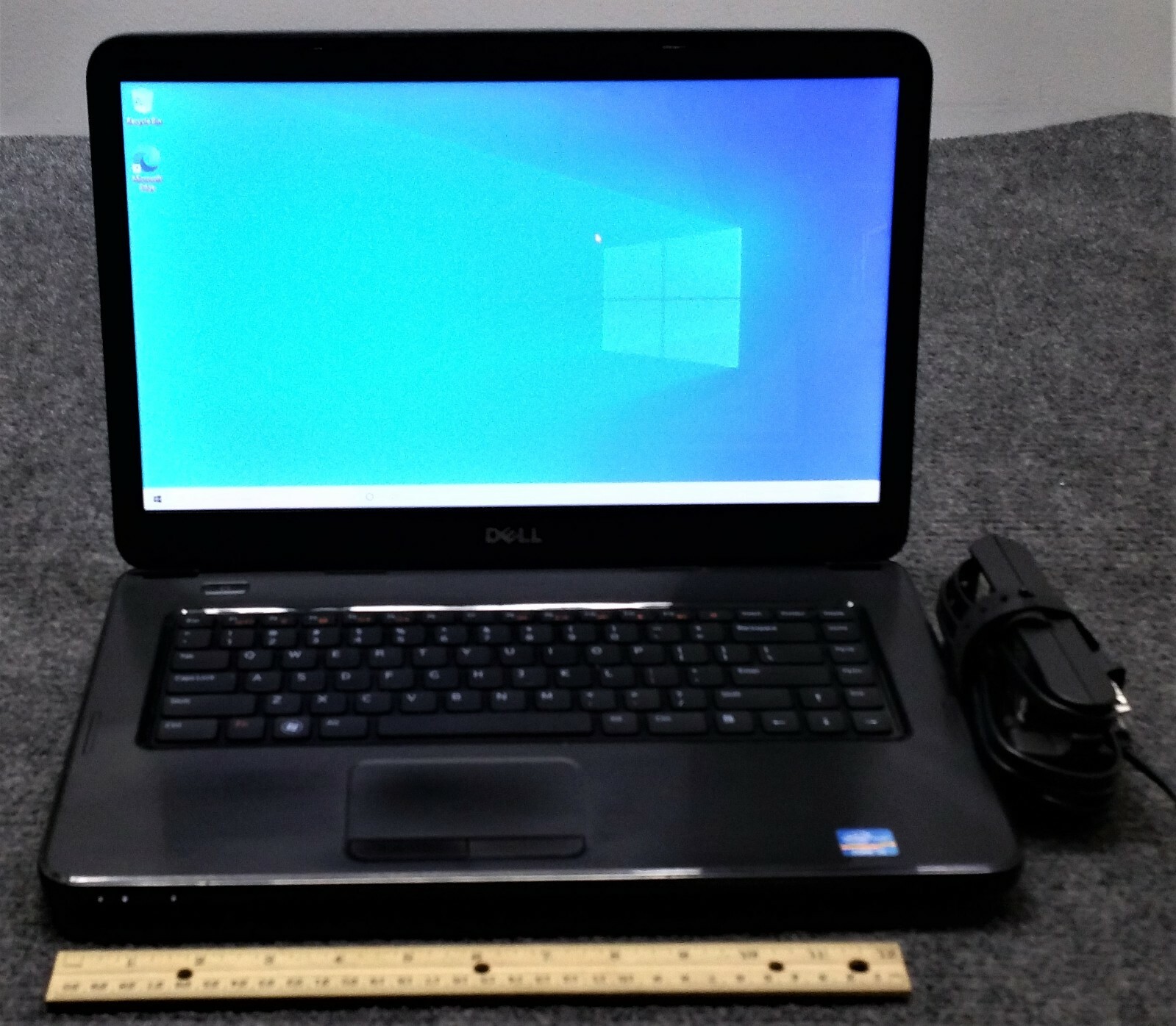 Dell Inspiron 3520 15.6” Laptop Core i3-2370M, 4 GB RAM, 500 GB HDD w/Adapter Dell Inspiron 3520 15.6” Laptop Core i3-2370M, 4 GB RAM, 500 GB HDD w/Adapter