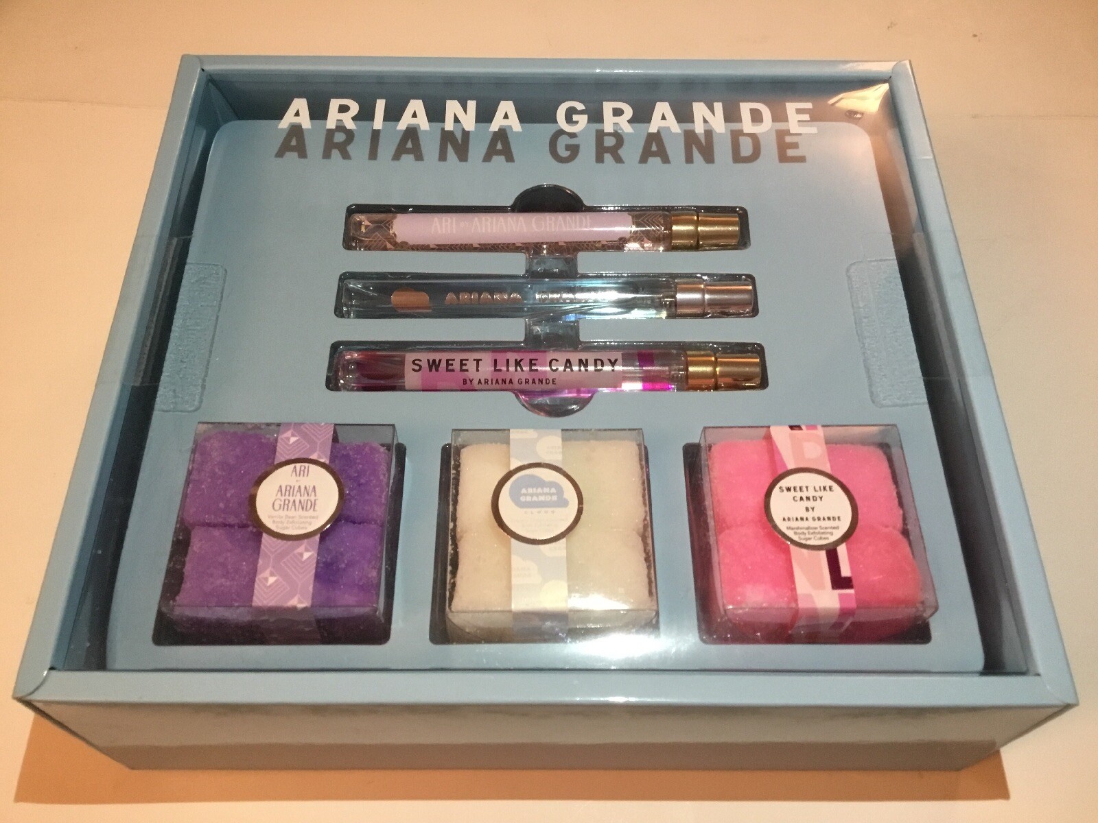 ARIANA GRANDE Ari, Cloud & Sweet Like Candy Perfumes & Sugar Cubes Gift Set New ARIANA GRANDE Ari, Cloud & Sweet Like Candy Perfumes & Sugar Cubes Gift Set New