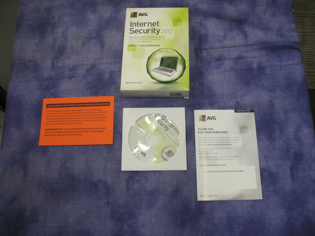 AVG Internet Security 2012 [3 PCs / 1 Year Protection] (Opened)