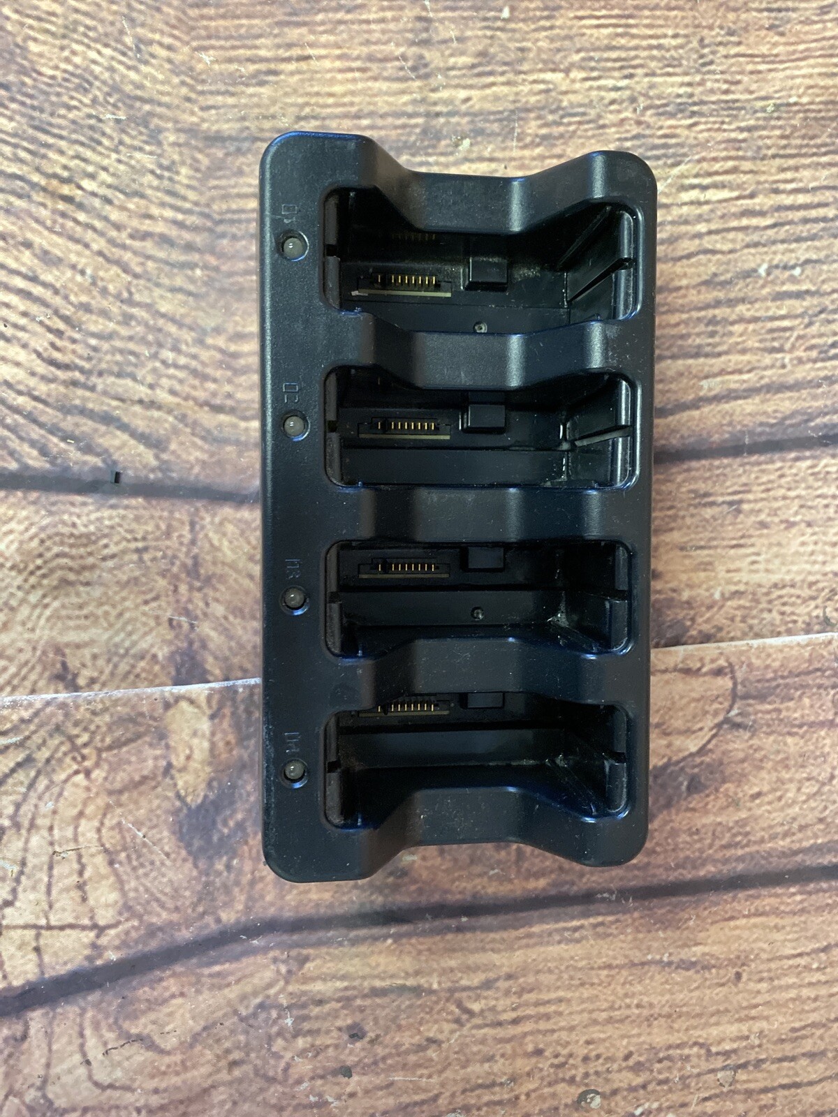 Panasonic Accessories Fz-Vcbm11U 4Bay Battery Charger Panasonic Accessories Fz-Vcbm11U 4Bay Battery Charger