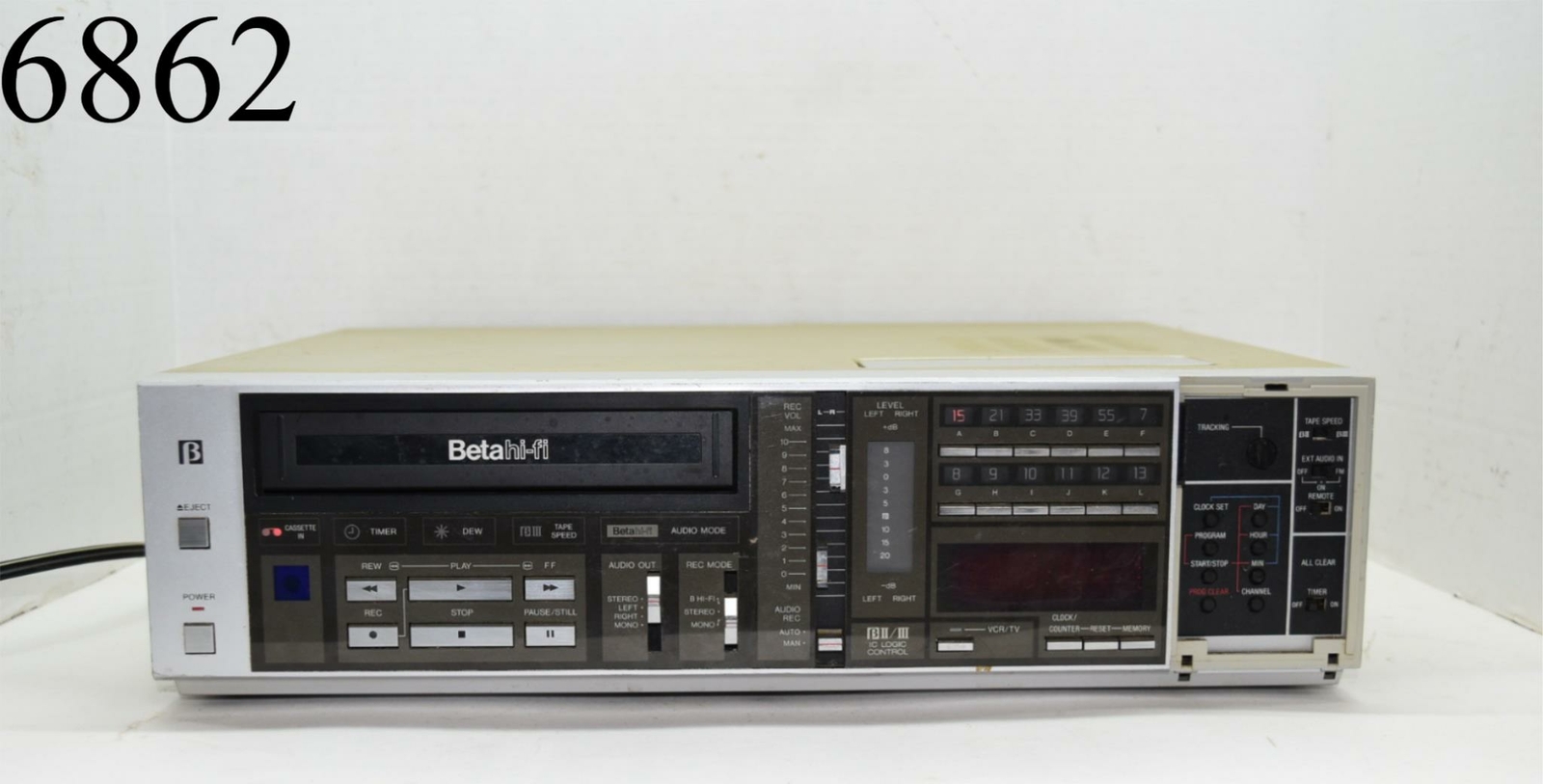 Vintage Beta Hi-Fi Player VCR 7200 Tested Powers On Old Electronics Tape Stuck Vintage Beta Hi-Fi Player VCR 7200 Tested Powers On Old Electronics Tape Stuck