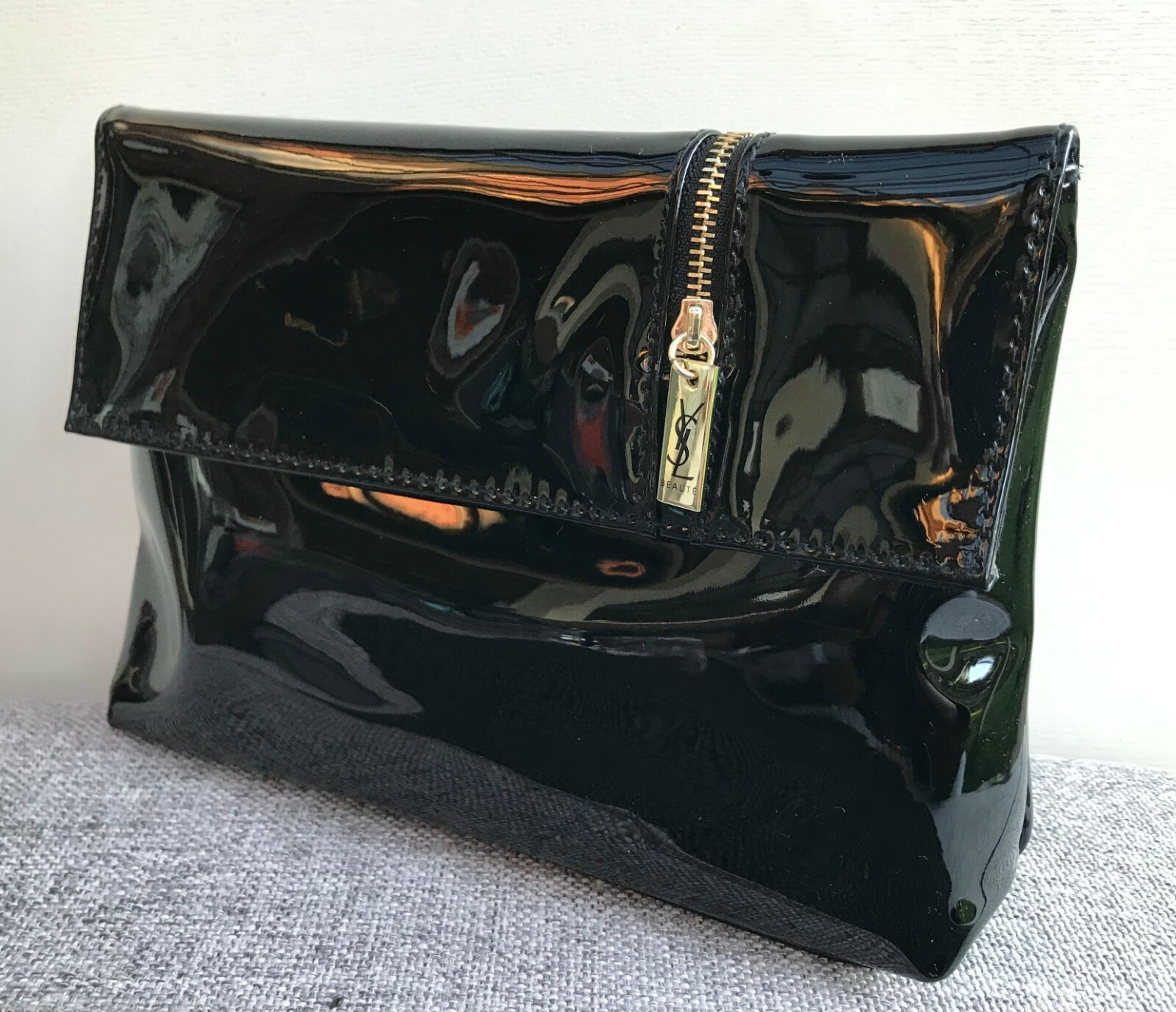 YSL Beauty “I WANT IT RED” Faux Patent Leather Makeup Cosmetics Bag, Brand NEW YSL Beauty “I WANT IT RED” Faux Patent Leather Makeup Cosmetics Bag, Brand NEW