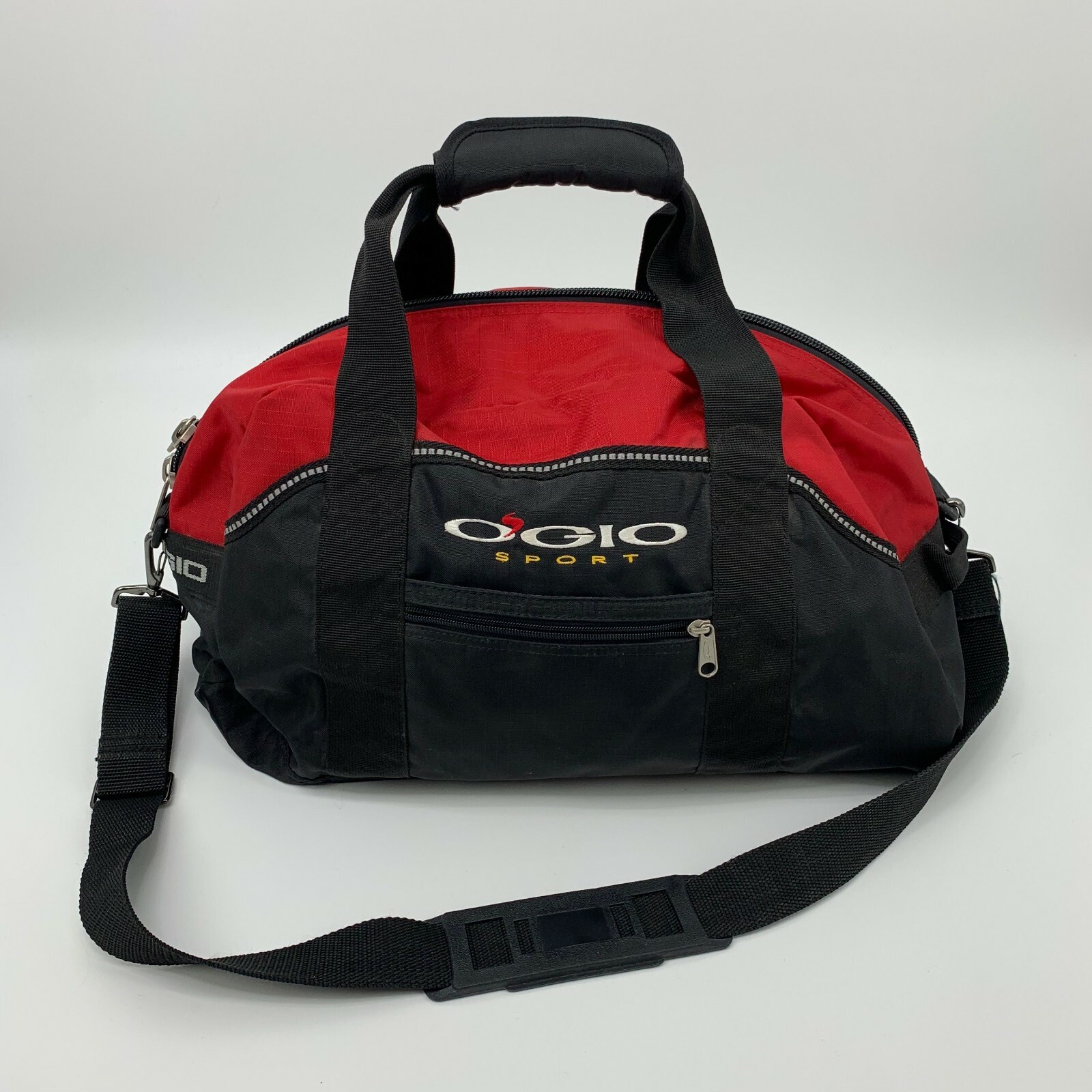 Ogio Sports Gym Bag Shoulder Strap Black & Red Athletic Sports Carrying Case Ogio Sports Gym Bag Shoulder Strap Black & Red Athletic Sports Carrying Case