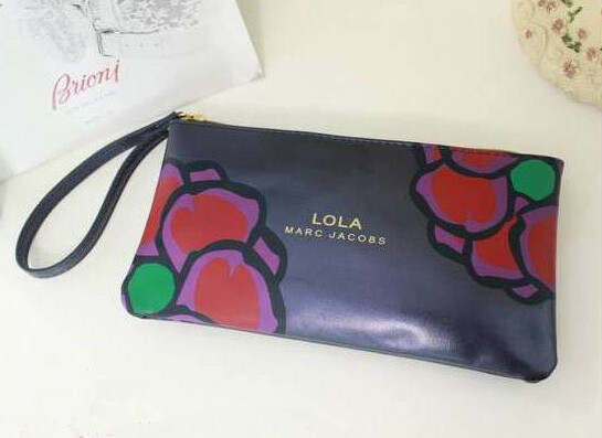 MARC JACOBS LOLA Purple Makeup Cosmetics Bag with handle, Brand NEW! MARC JACOBS LOLA Purple Makeup Cosmetics Bag with handle, Brand NEW!