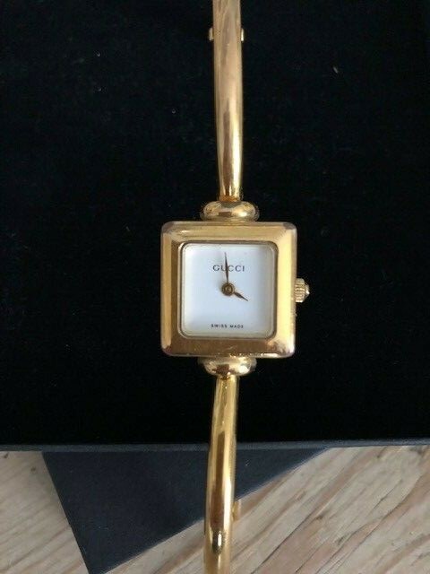 GUCCI 1900L Watch Quartz Ladies Square gold bangle GUCCI 1900L Watch Quartz Ladies Square gold bangle