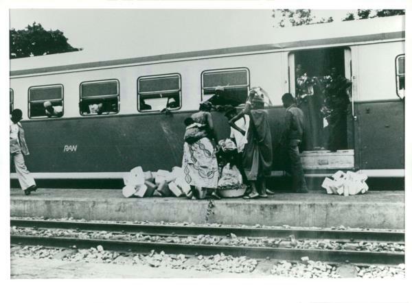 Trans Sahara Railroad in the TV program “Train Hist – Vintage photograph 1573347