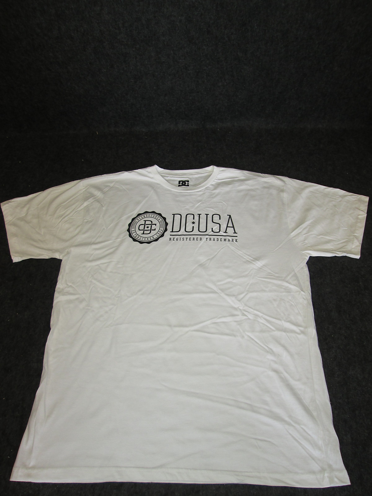 Mens Genuine DC Casual Fashion Skate BMX Tee T-Shirt S M L XL White USA {DC06} Mens Genuine DC Casual Fashion Skate BMX Tee T-Shirt S M L XL White USA {DC06}